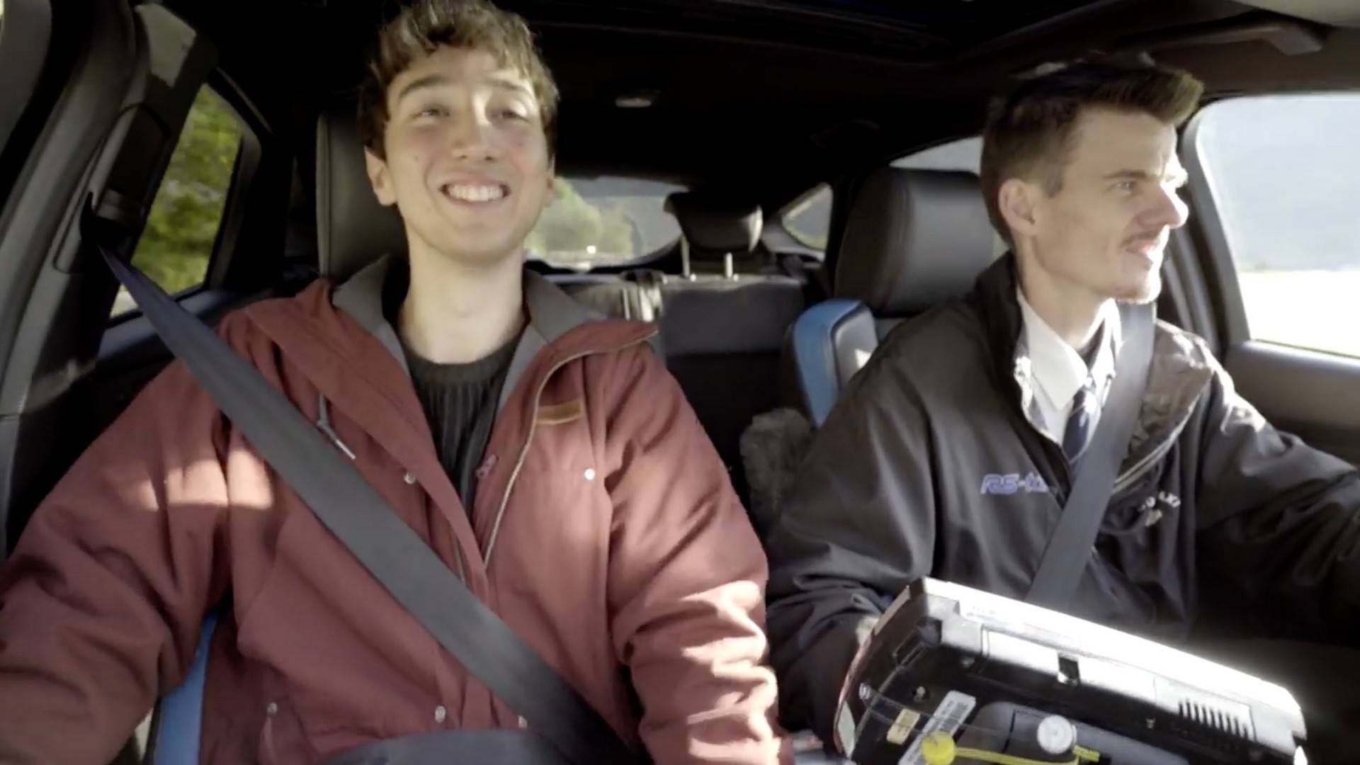 Ford-Focus-RS-Taxi-11 Norwegian Cabbie Thrills Locals With His Ford Focus RS Taxi