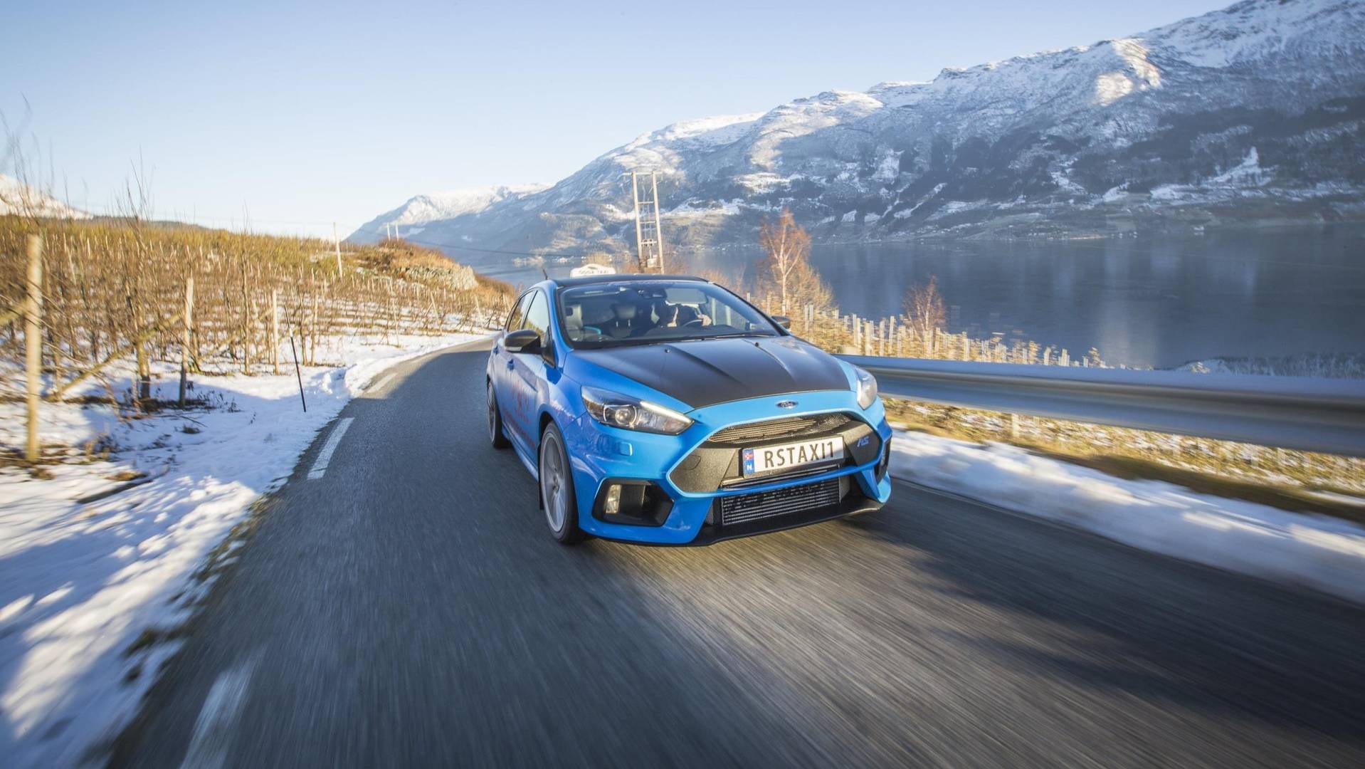 Ford-Focus-RS-Taxi-6 Norwegian Cabbie Thrills Locals With His Ford Focus RS Taxi