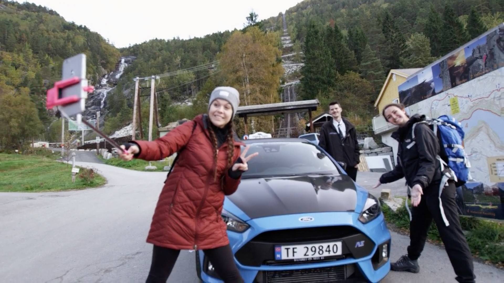 Ford-Focus-RS-Taxi-9 Norwegian Cabbie Thrills Locals With His Ford Focus RS Taxi