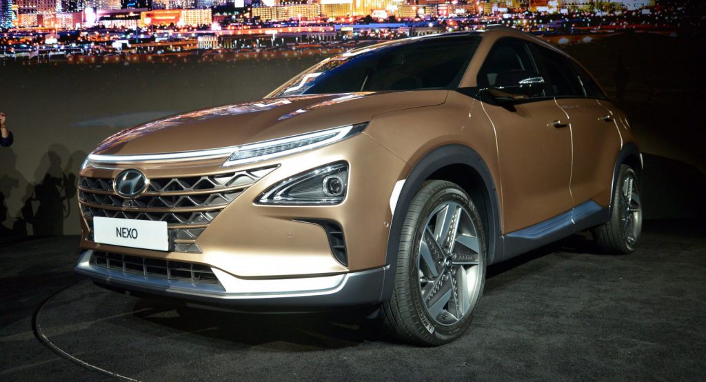  Hyundai Nexo FCV Debuts At CES With 370 Mile Range