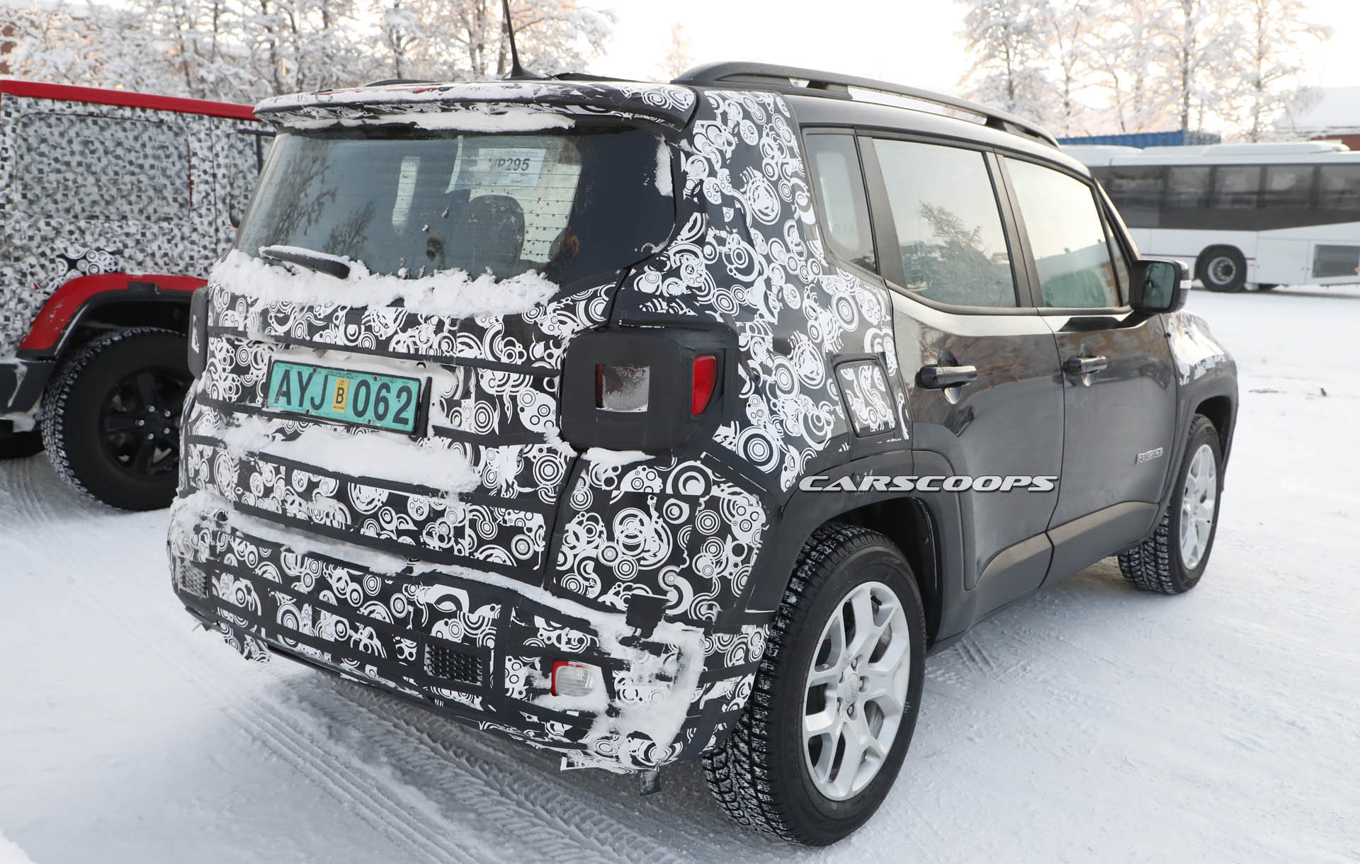 Jeep Renegade facelift 8 copy Jeep’s Giving The 2019 Renegade A Little Attention