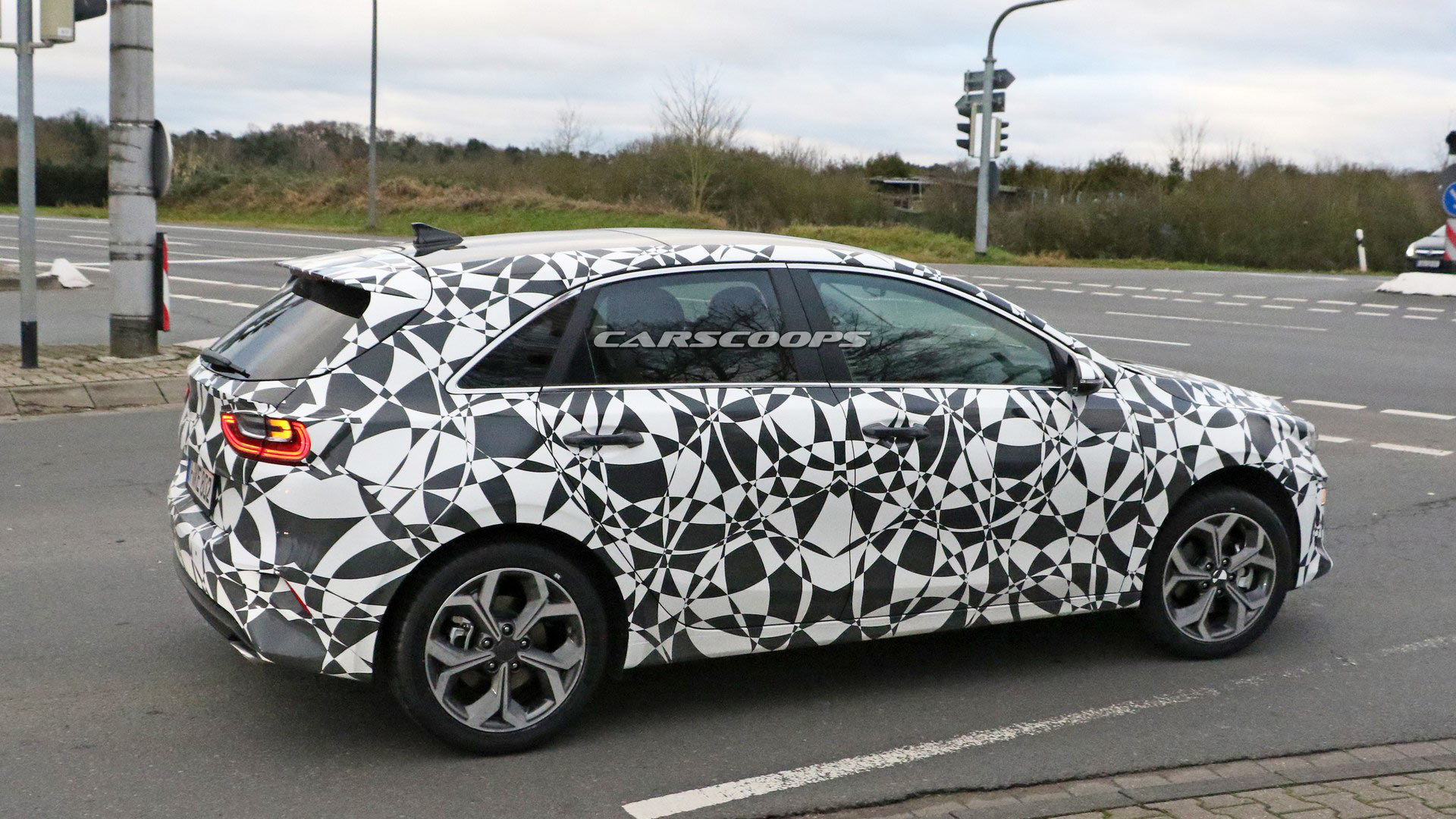 Kia-Ceed-14 New Kia Cee´d Looks Ready For A Gevena Debut