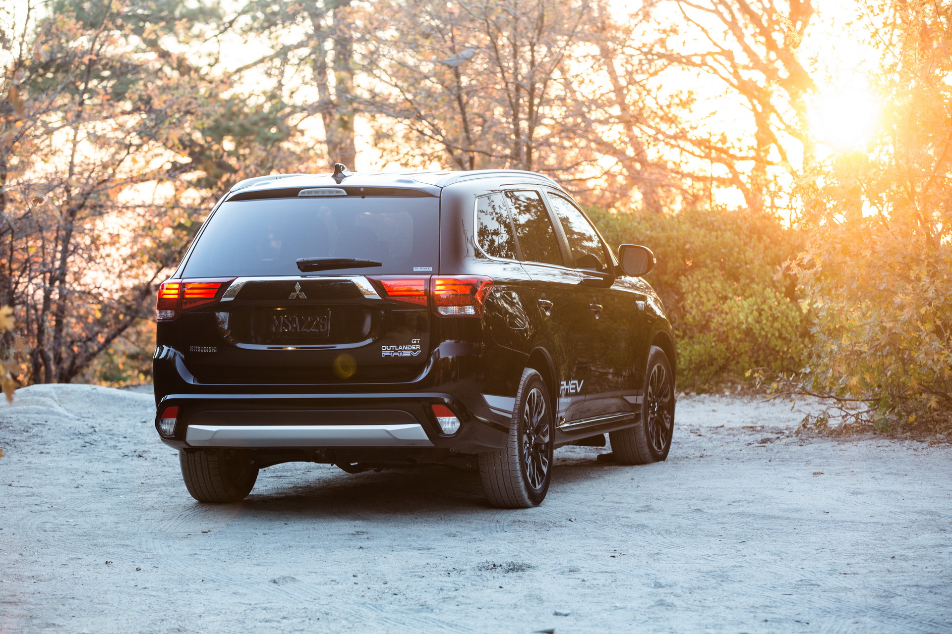 2018 Mitsubishi Outlander PHEV Mitsubishi Celebrates More Than 100,000 Outlander PHEVs Sold In Europe