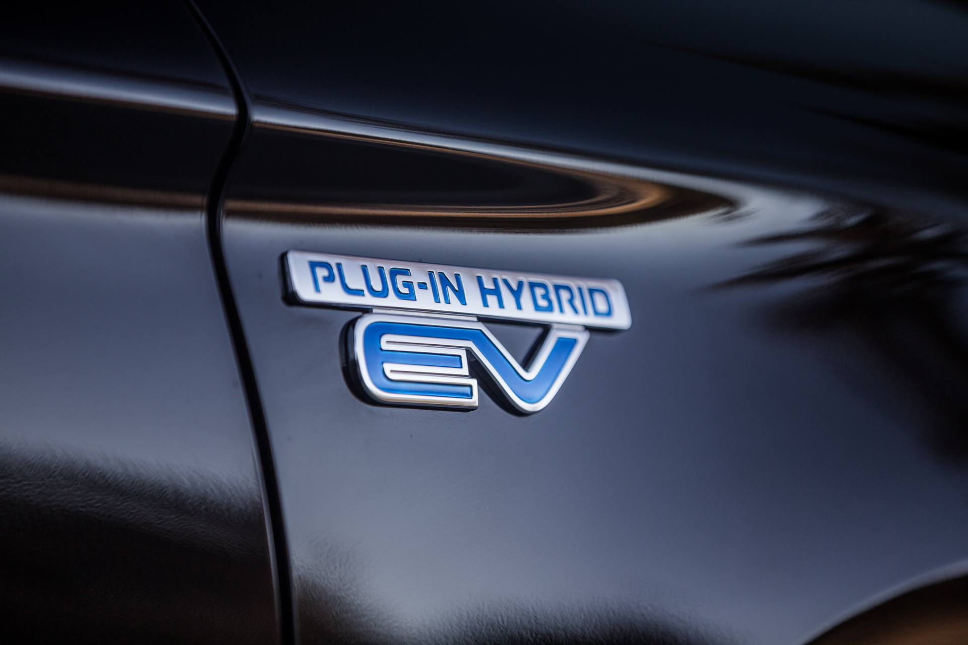 2018 Mitsubishi Outlander PHEV Mitsubishi Celebrates More Than 100,000 Outlander PHEVs Sold In Europe