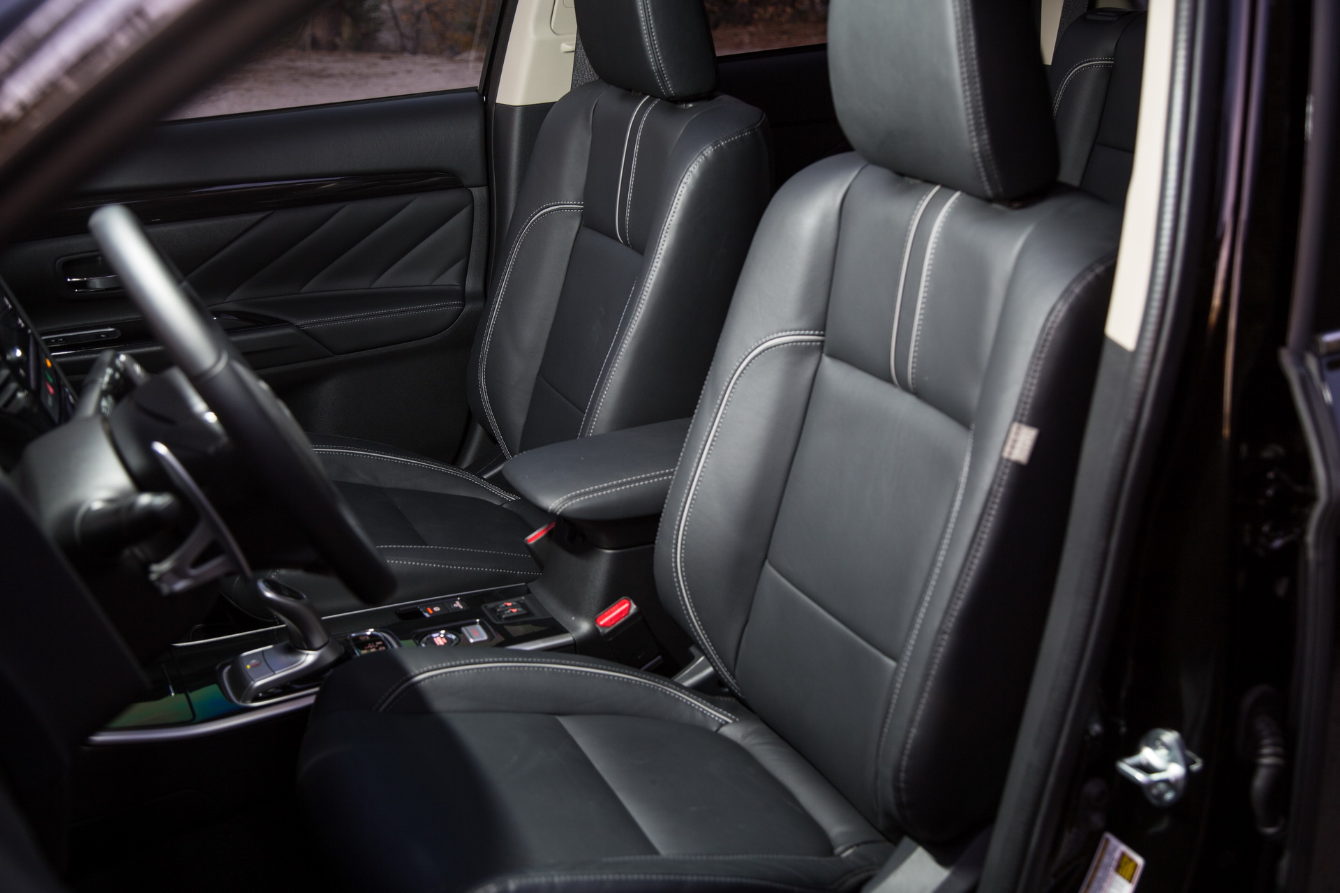 2018 Mitsubishi Outlander PHEV Mitsubishi Celebrates More Than 100,000 Outlander PHEVs Sold In Europe