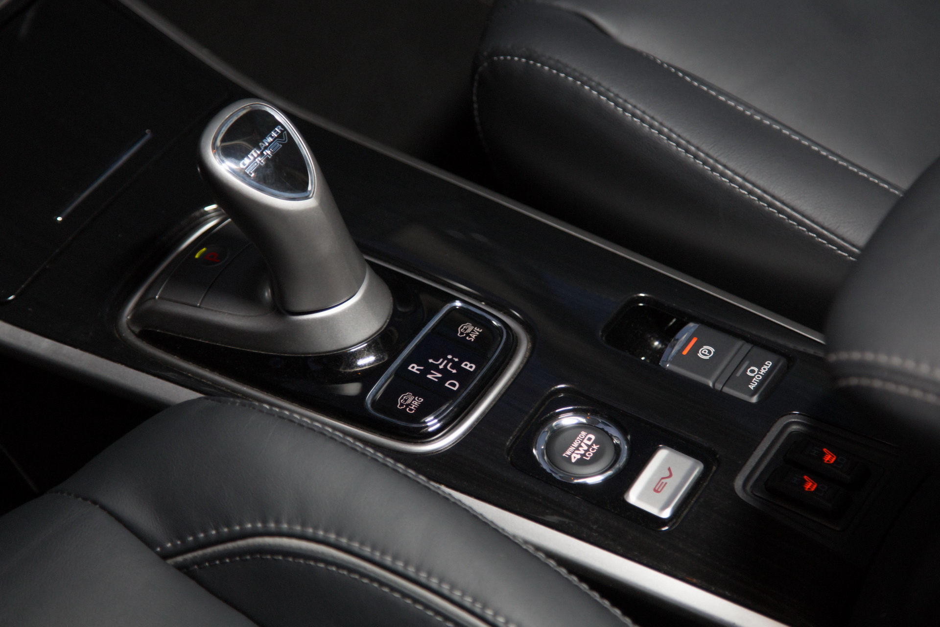 2018 Mitsubishi Outlander PHEV Mitsubishi Celebrates More Than 100,000 Outlander PHEVs Sold In Europe