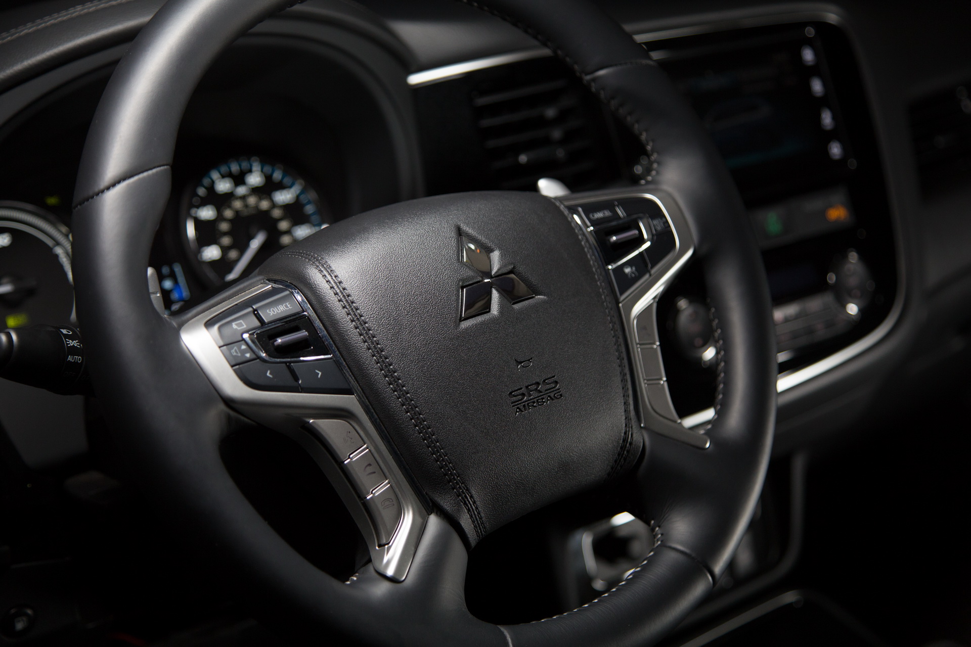 2018 Mitsubishi Outlander PHEV Mitsubishi Celebrates More Than 100,000 Outlander PHEVs Sold In Europe