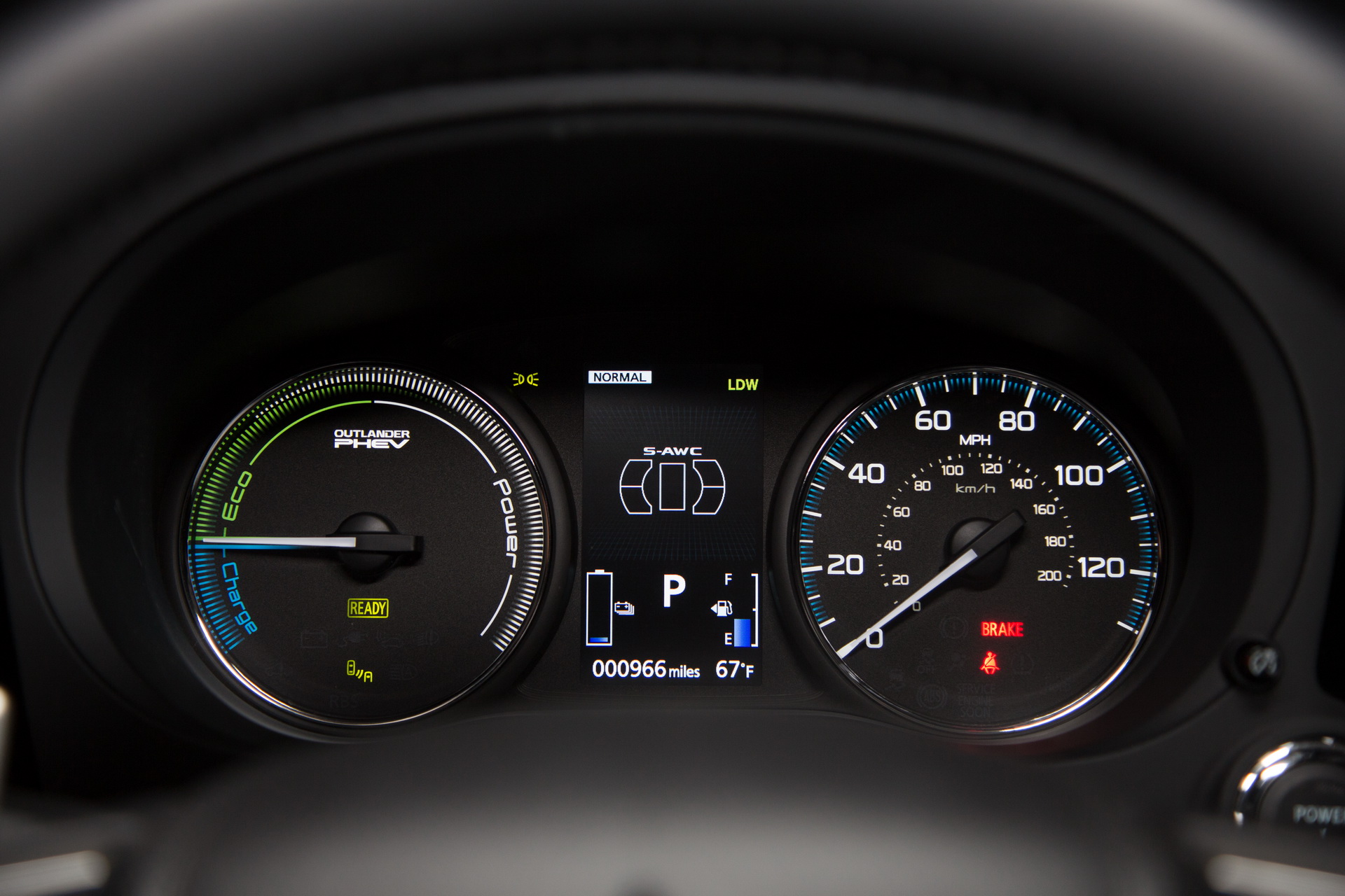 2018 Mitsubishi Outlander PHEV Mitsubishi Celebrates More Than 100,000 Outlander PHEVs Sold In Europe