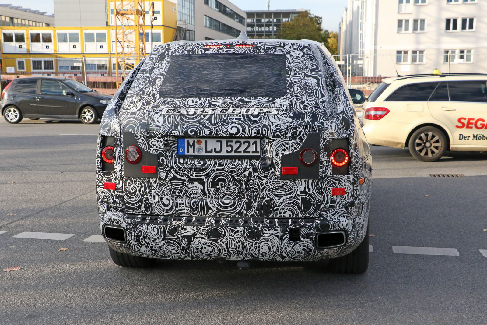 Rolls-Royce-Cullinan-5 2019 Rolls-Royce Cullinan Teased One Last Time With Interior Shot