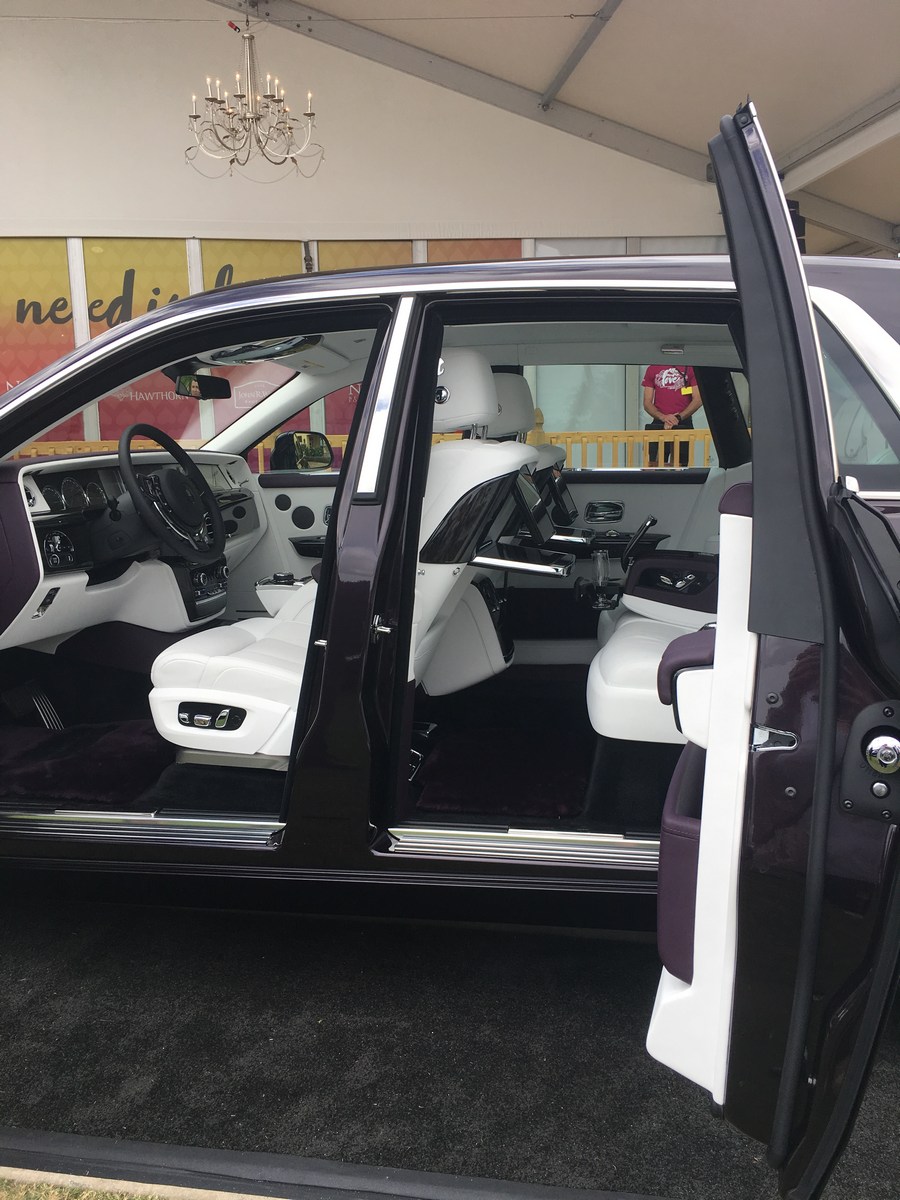 Rolls-Royce-Phantom-9 First New Rolls-Royce Phantom Auctioned Off For $780,000