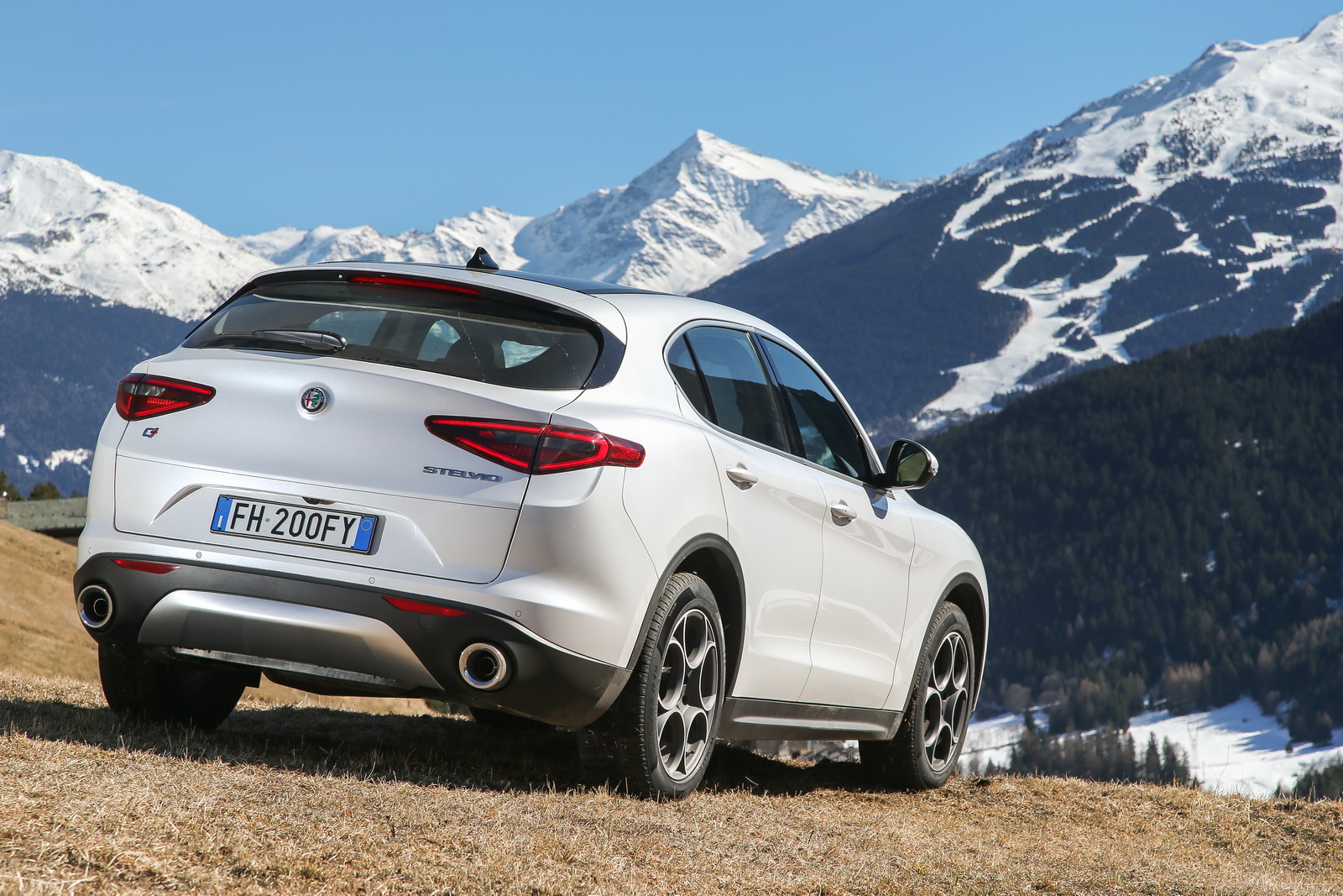 alfa-romeo-stelvio-6 Unsurprisingly, Alfa Romeo Missed Profits Target, Posted Losses In 2017