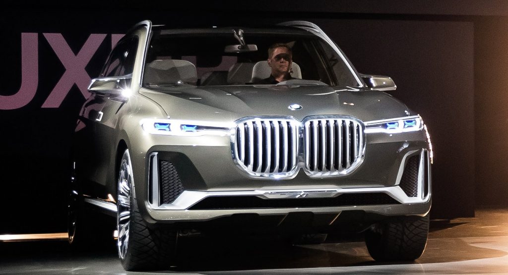  An Accident Happened To BMW’s X7 Concept On Its Way To Detroit