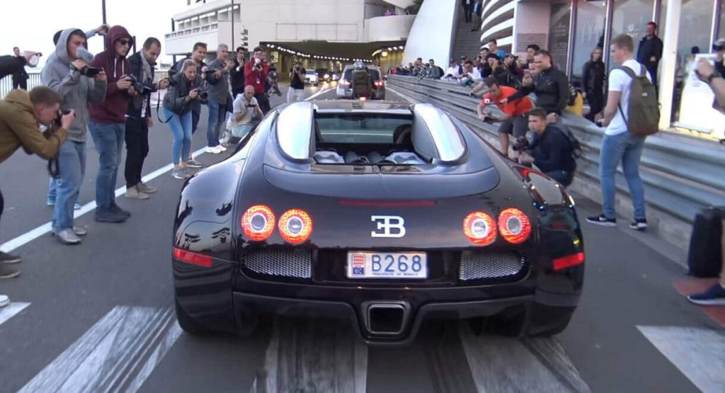  Enthusiastic Crowd Welcomes Pair Of Bugatti Veyrons In Monaco