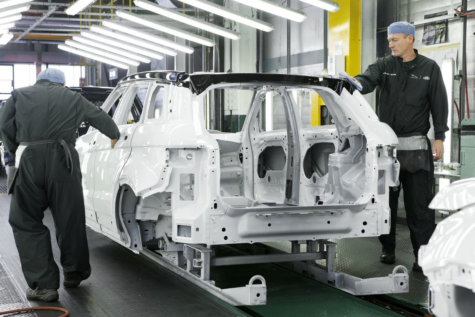 halewood-02 Jaguar Land Rover To Slow Down Production Due To Brexit, Diesel Taxes
