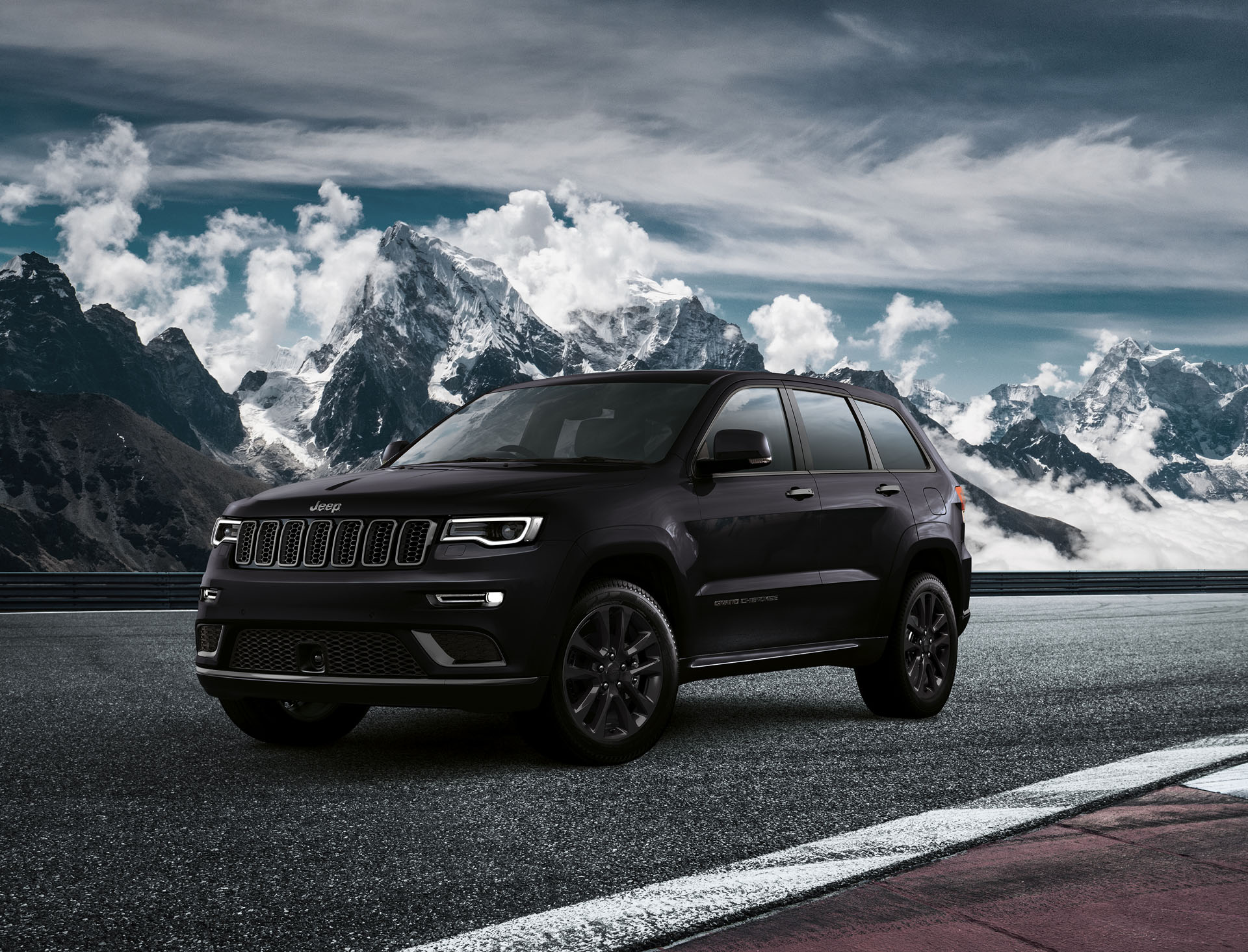 jgc-s1 Jeep Grand Cherokee S Launches In Europe All Blacked Out