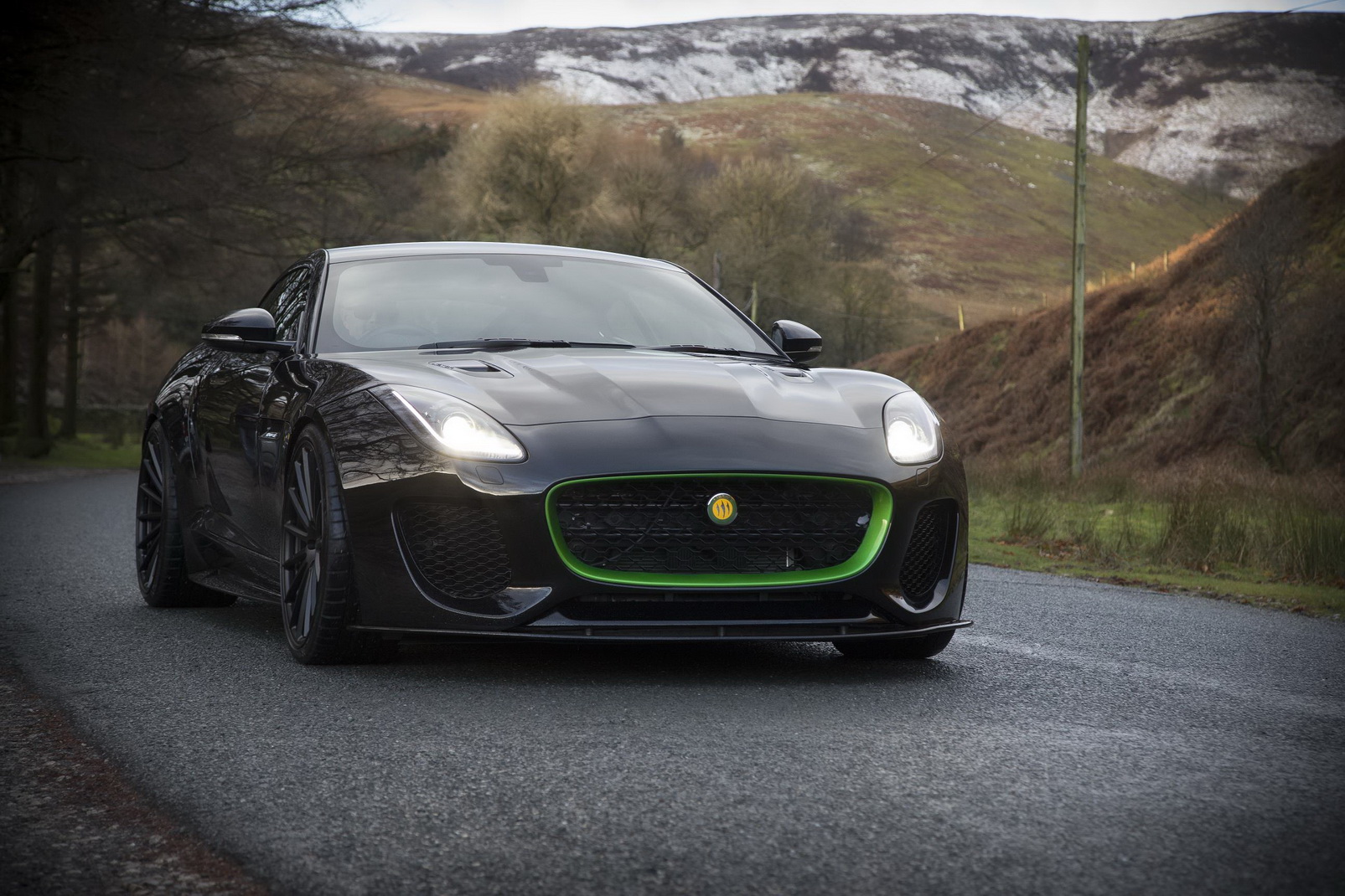 lister-launches-200mph-thunder-3 Lister Thunder Is A 666 HP Jag That Can Be Yours For £139,950