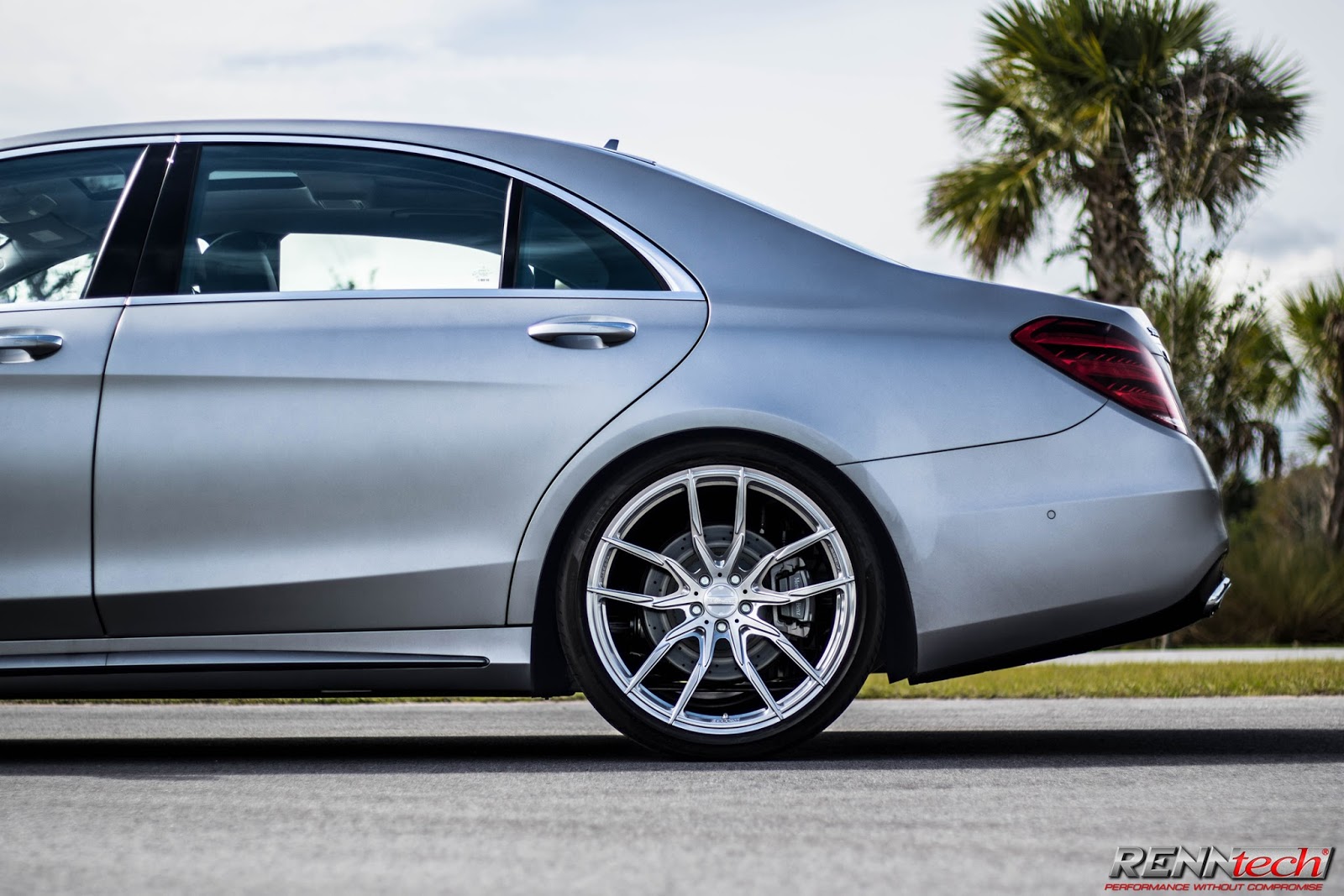 mercedes-s560-renntech-tuning-5 Renntech Injects Mercedes S560 With 584HP, Plus Other Upgrades
