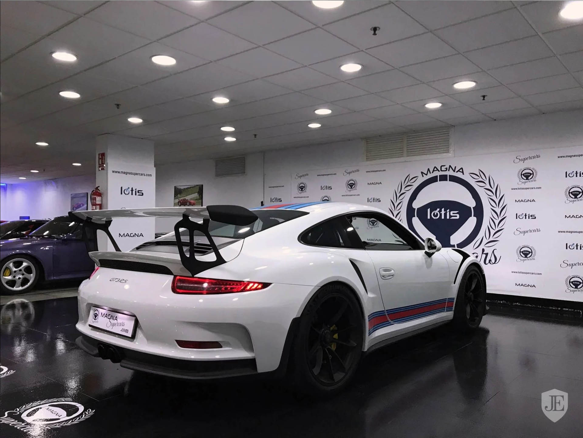 porsche-911-gt3-rs-martini-04 We’ll Take Our Porsche 911 GT3 RS With Martini Stripes, Thank You