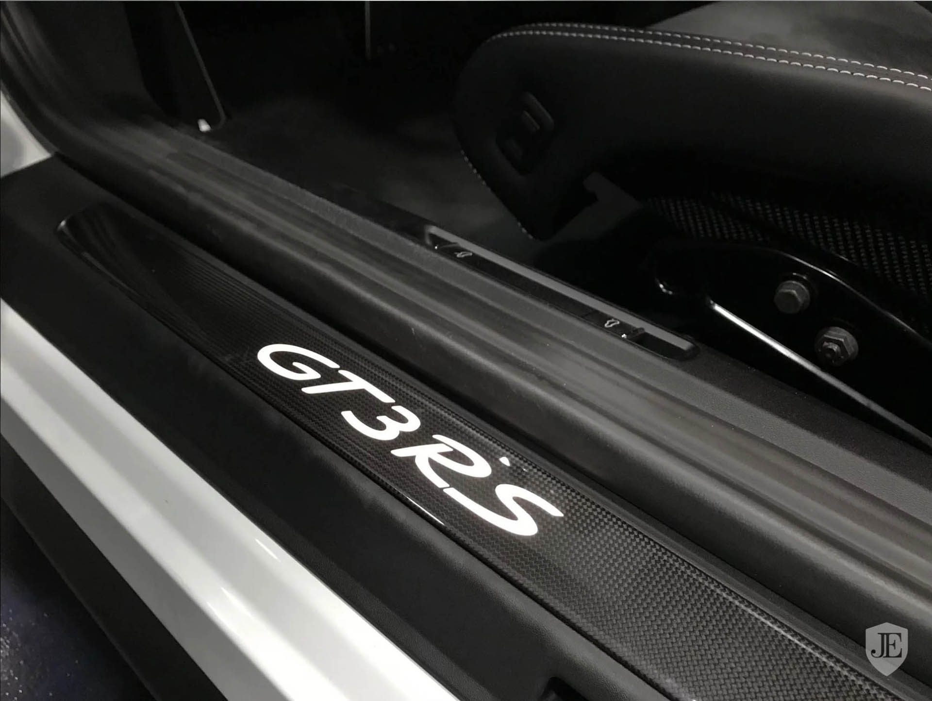 porsche-911-gt3-rs-martini-08 We’ll Take Our Porsche 911 GT3 RS With Martini Stripes, Thank You