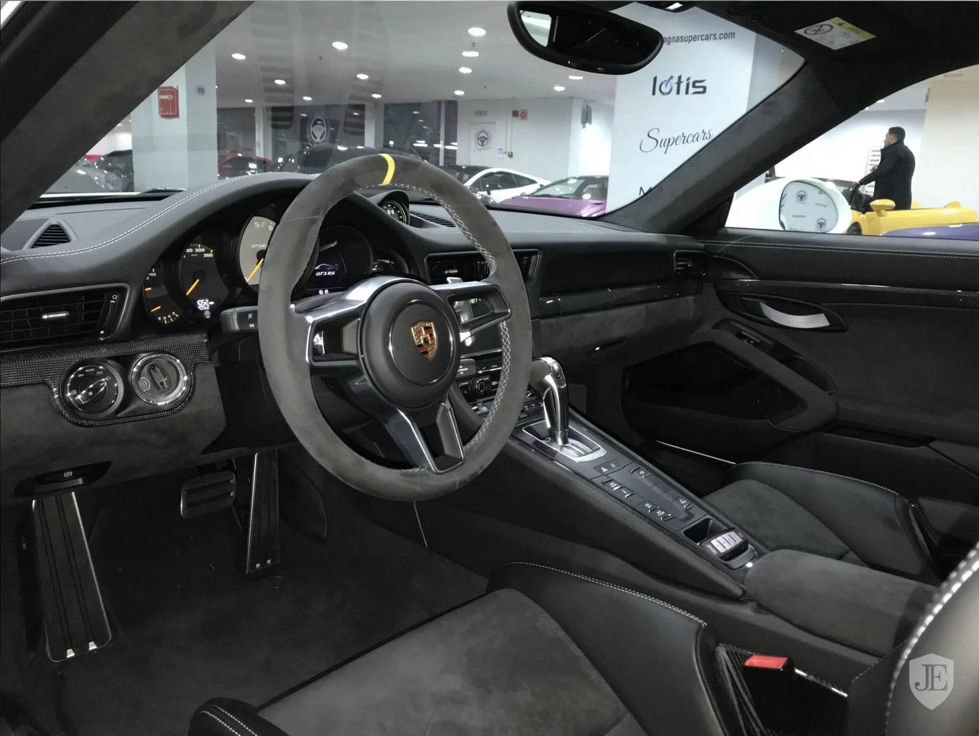 porsche-911-gt3-rs-martini-09 We’ll Take Our Porsche 911 GT3 RS With Martini Stripes, Thank You