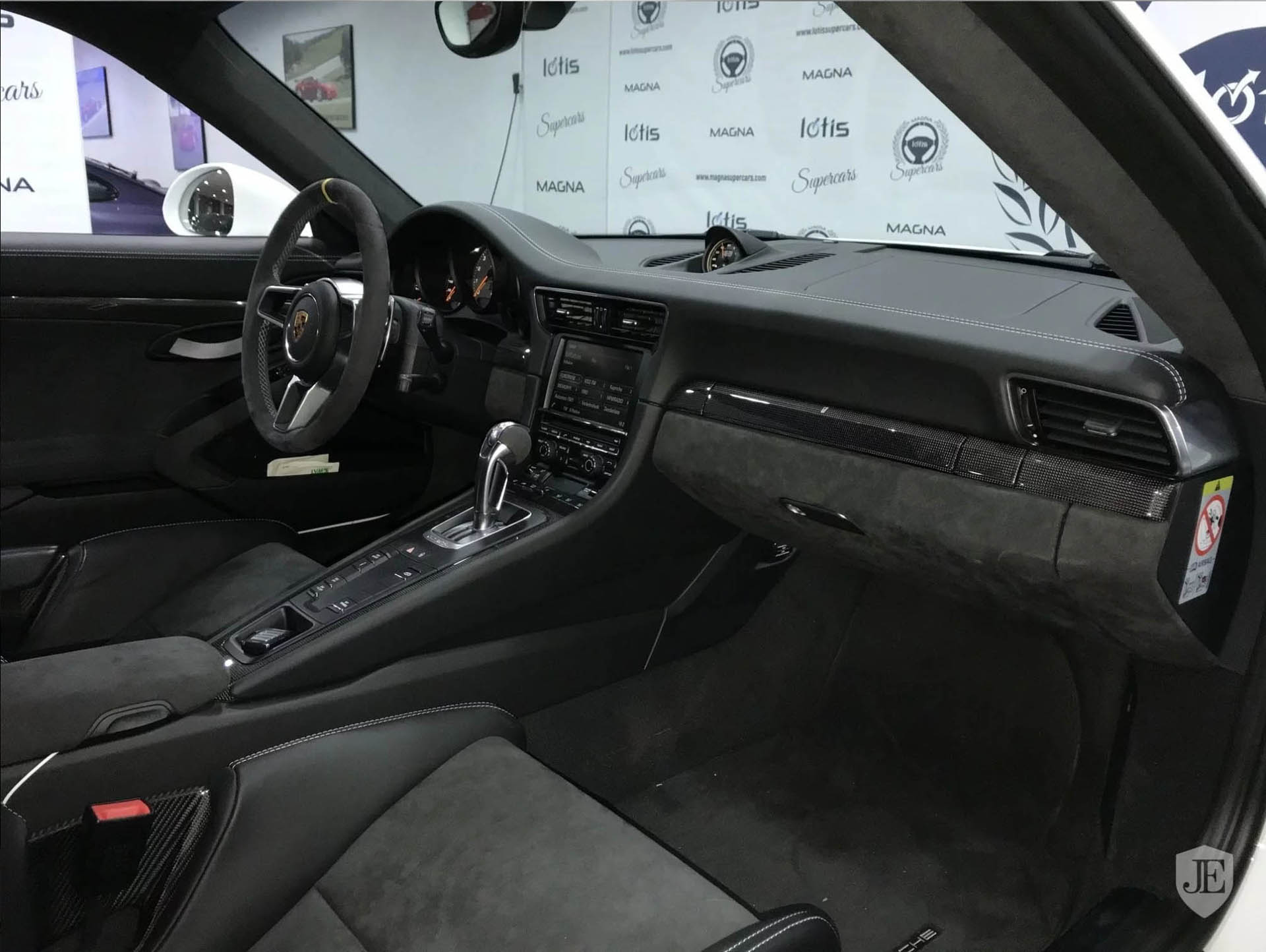 porsche-911-gt3-rs-martini-10 We’ll Take Our Porsche 911 GT3 RS With Martini Stripes, Thank You