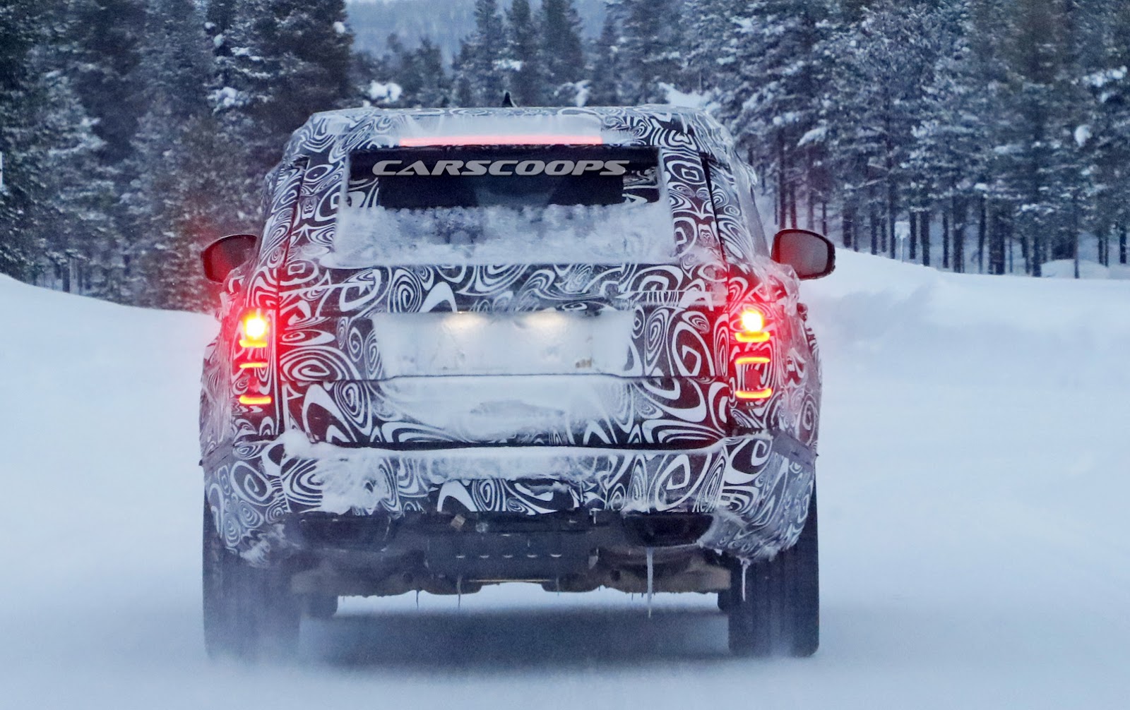 range-rover-coupe-spy-shots-11 Range Rover SV Coupe Announced, Debuts In Geneva