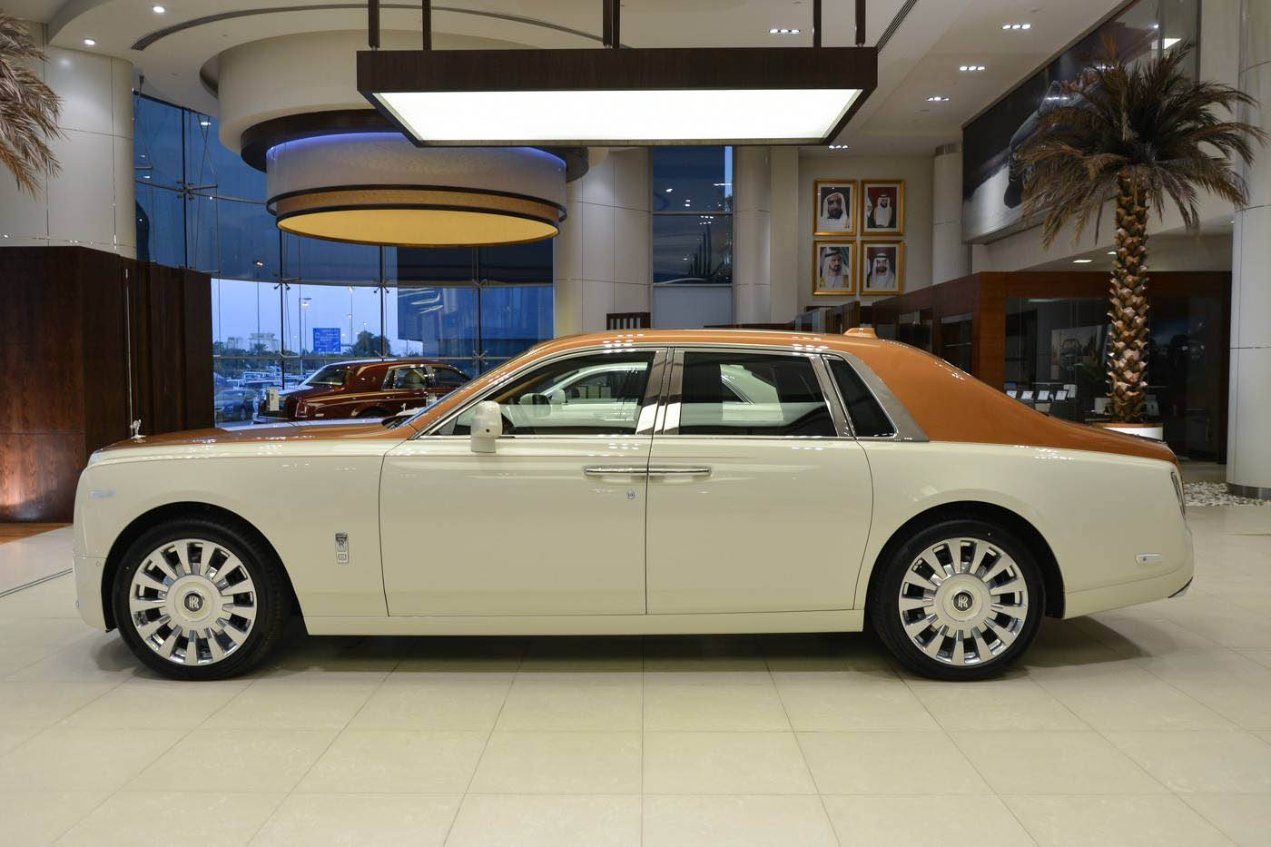 rolls-royce-phantom-abu-dhabi-11 The New Rolls-Royce Phantom Looks Particularly Arabian In Abu Dhabi