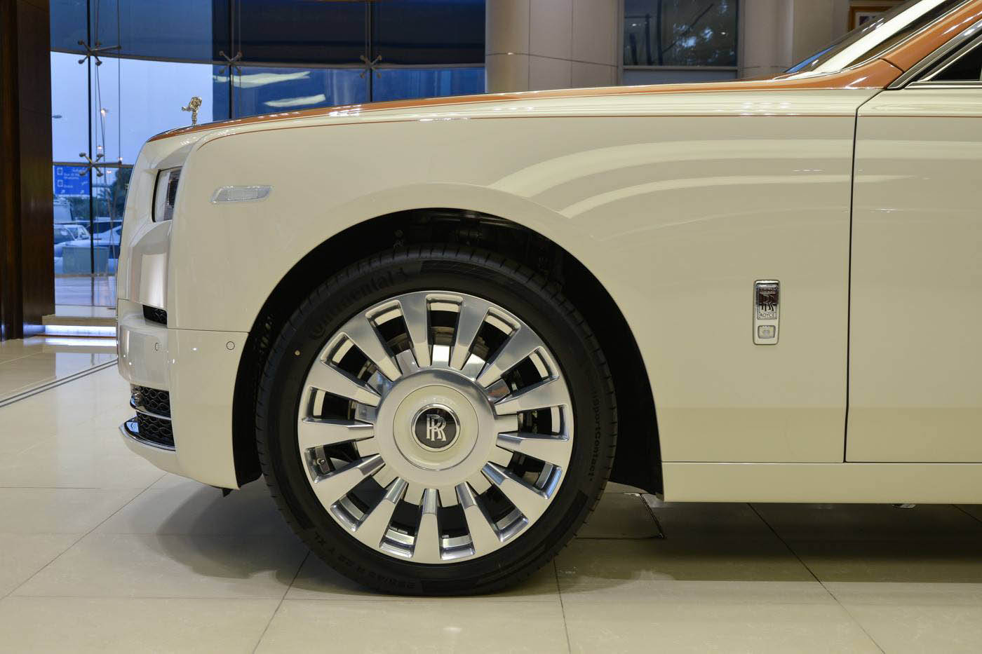 rolls-royce-phantom-abu-dhabi-16 The New Rolls-Royce Phantom Looks Particularly Arabian In Abu Dhabi