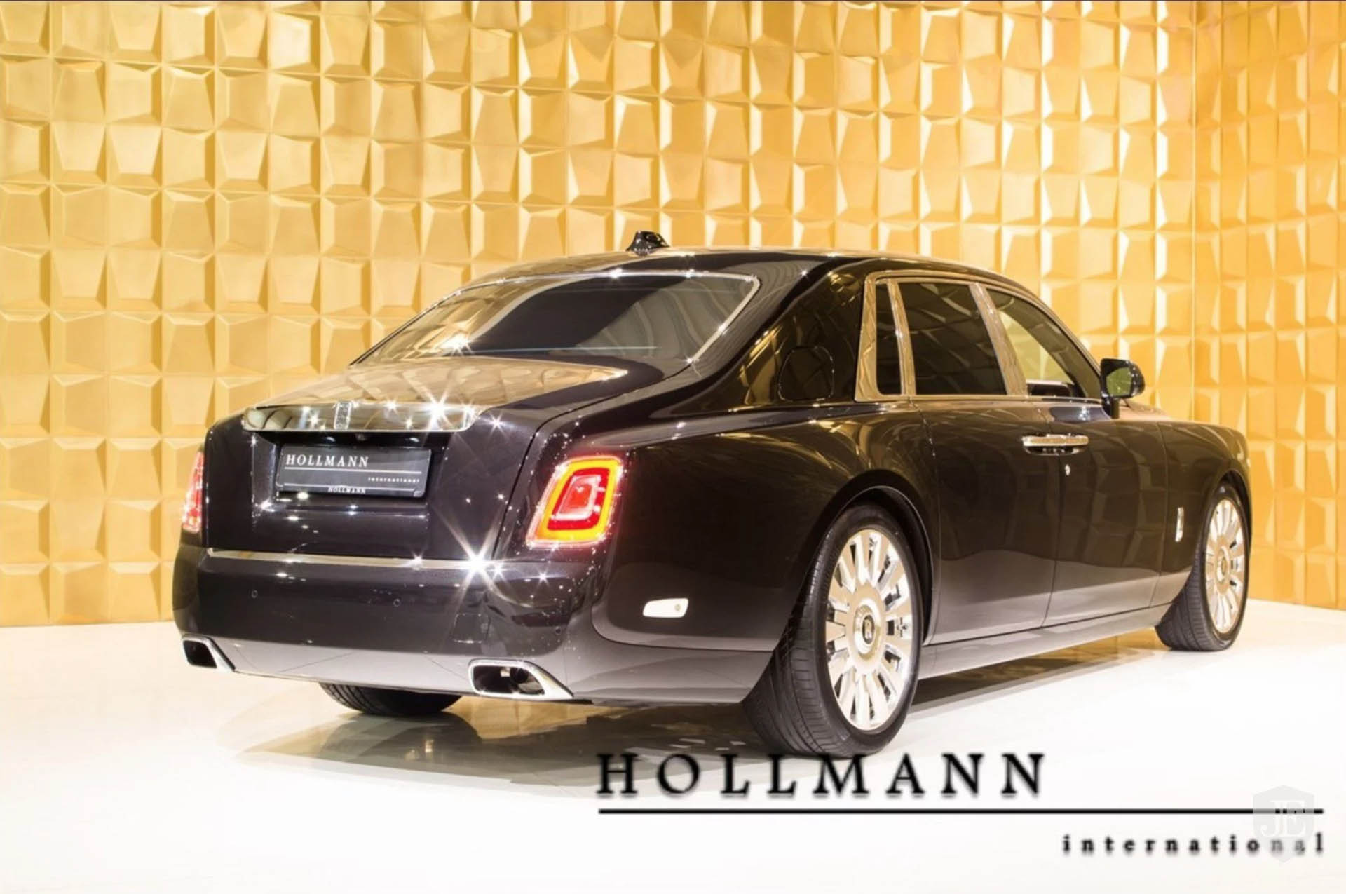 rolls-royce-phantom-viii-hollmann-21 Want A New Rolls-Royce Phantom? This German Dealer Already Has One In Stock