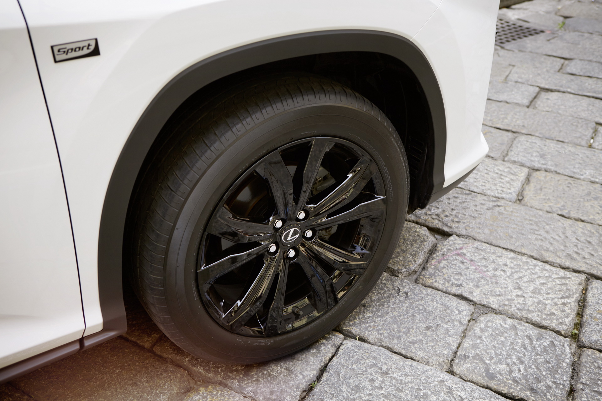 rx450h-sport-04 Lexus Adds New RX 450h Sport Edition To UK Range