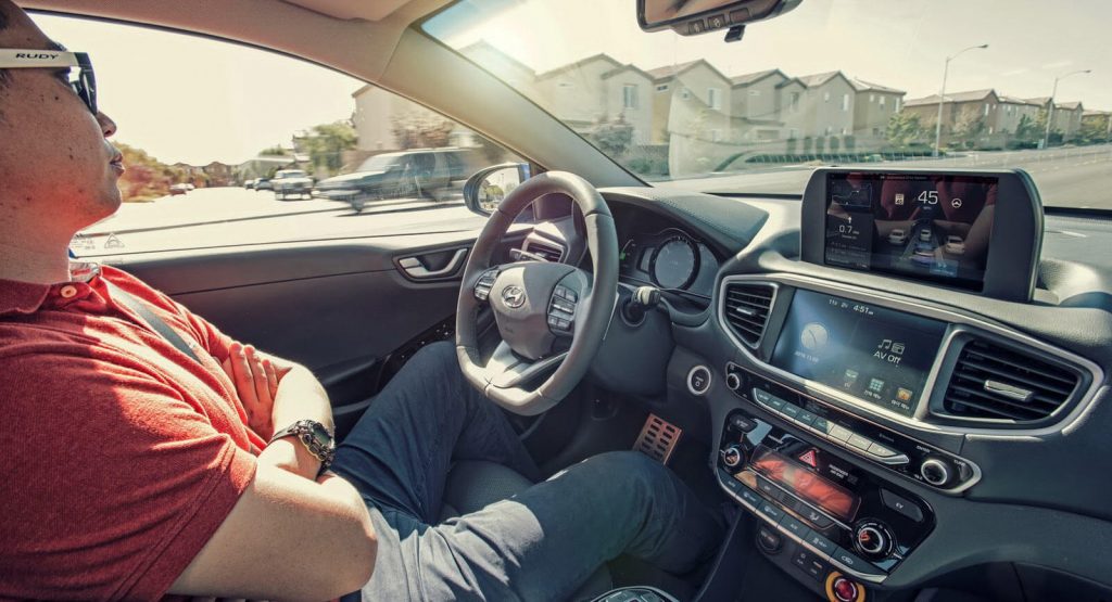  Michigan University Students Role-Play Autonomous Car Crisis