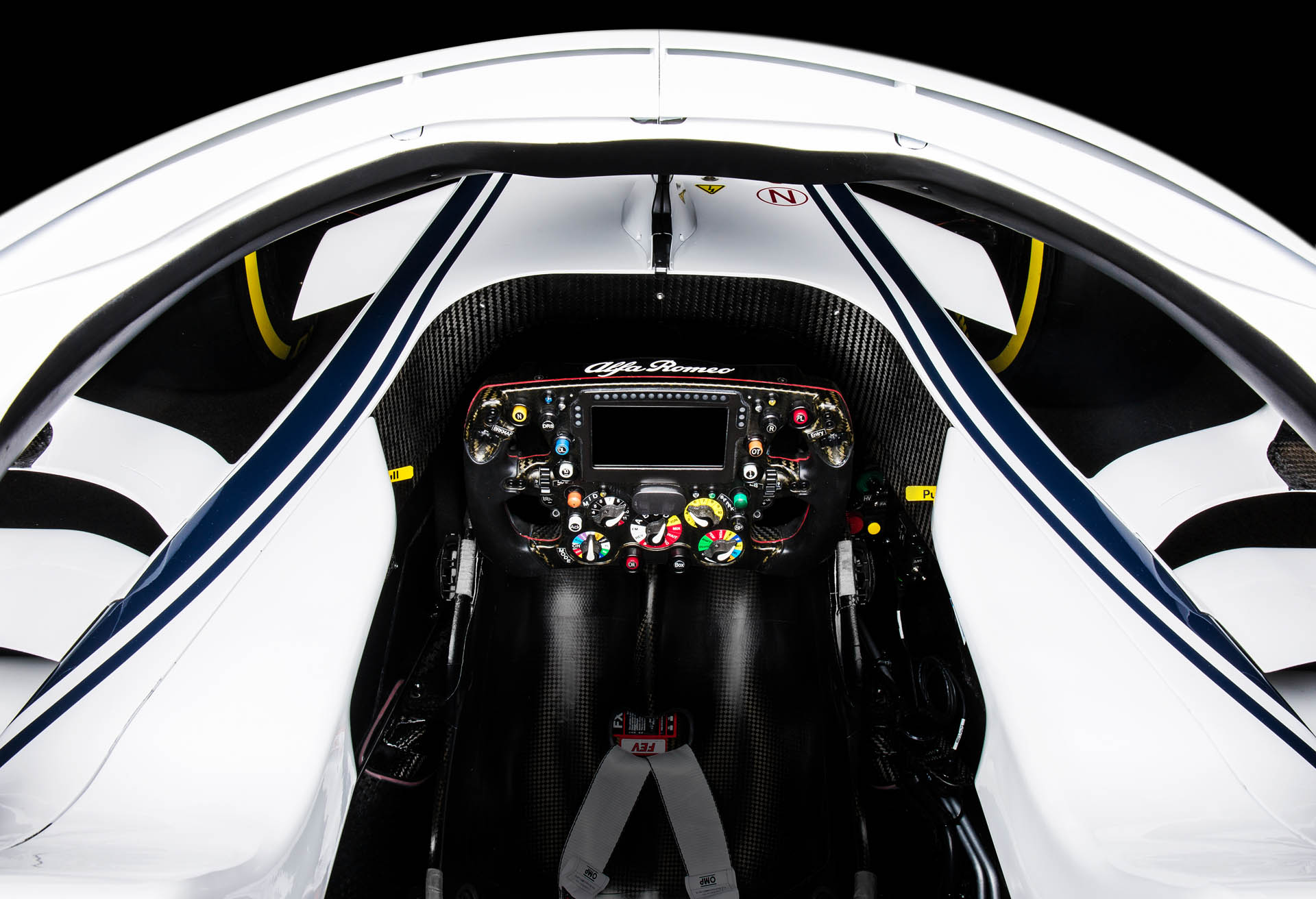 180220_Alfa_Romeo_Close_Up_Cockpit_Top copy Alfa Romeo Sauber Reveals New C37 For F1 2018