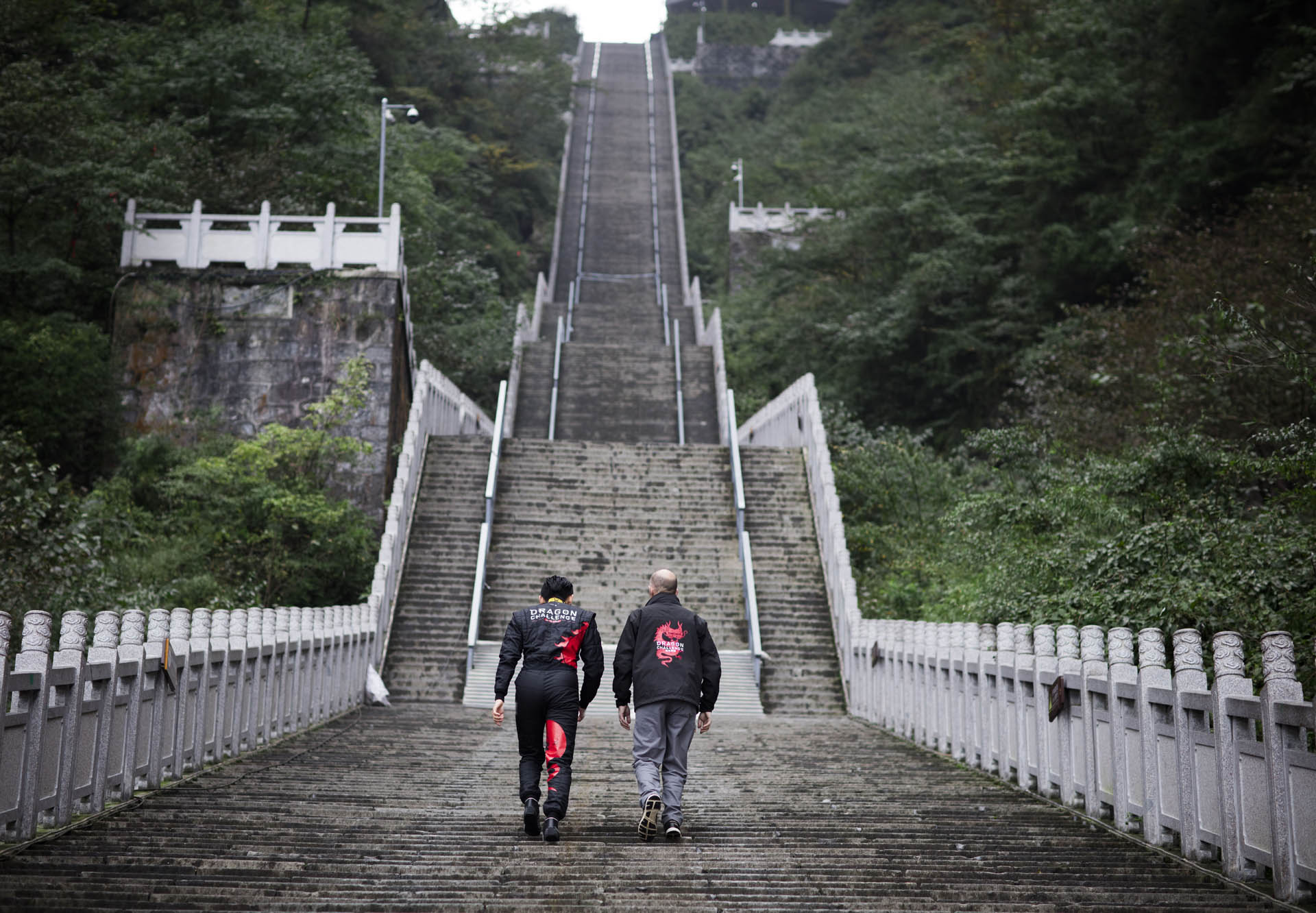 18RRS_18MY_DragonChallenge_120218_19 Range Rover Sport PHEV Drives Up The Dragon Road To Heaven’s Gate