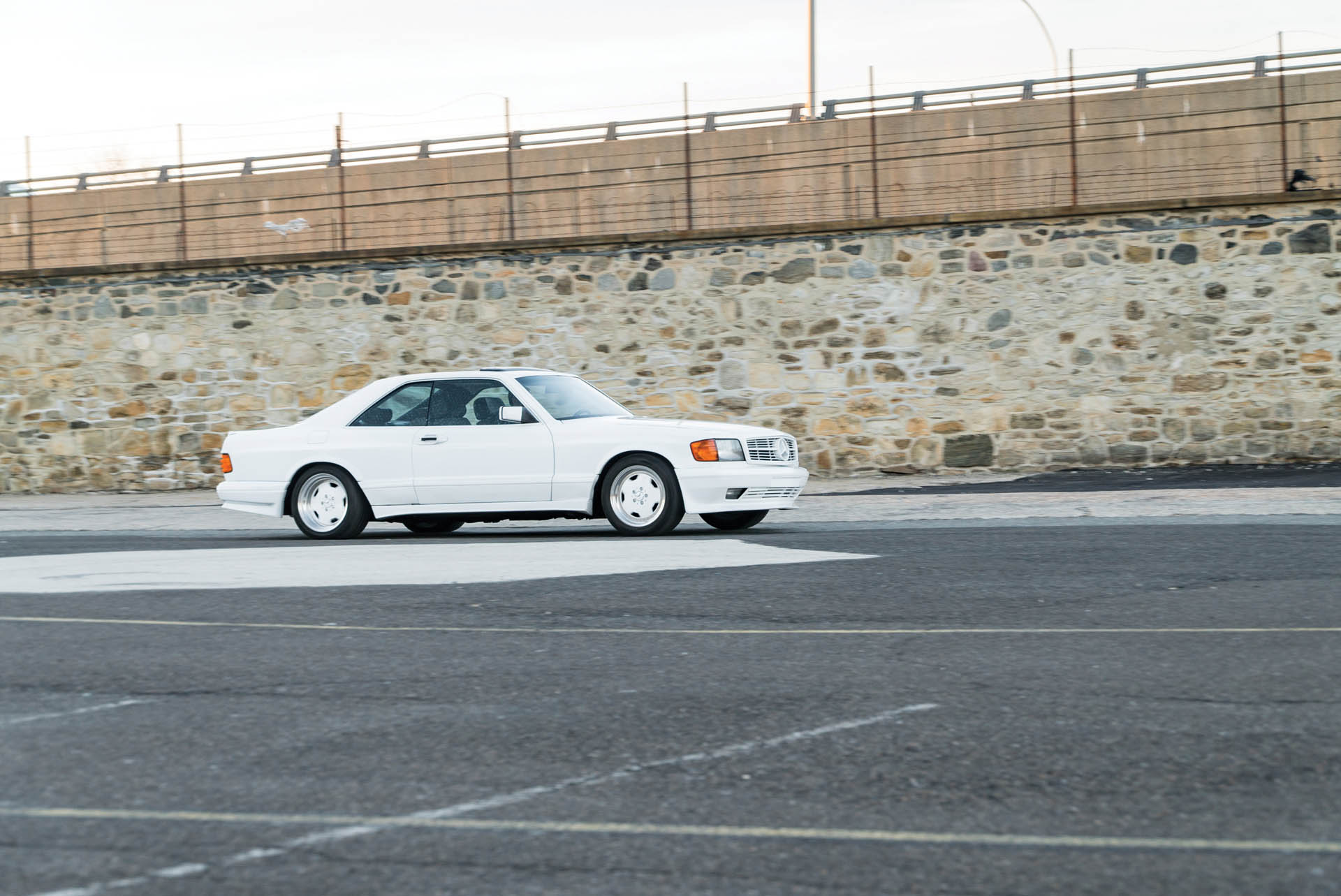 1986-Mercedes-Benz-560-SEC-6-0-AMG--Wide-Body-_19 Mercedes 560 SEC AMG Looks Suitably Eighties In Cocaine White
