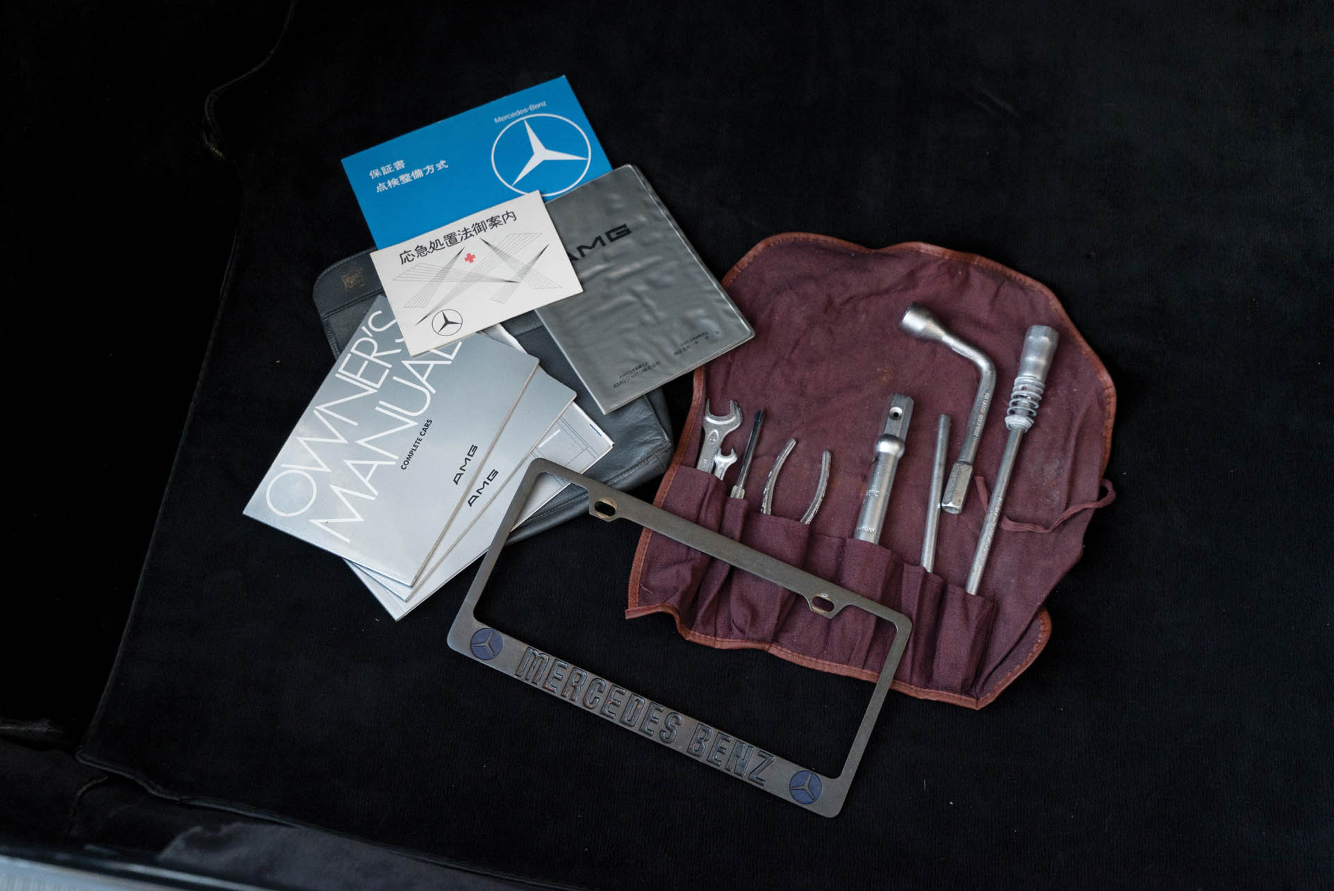 1986-Mercedes-Benz-560-SEC-6-0-AMG--Wide-Body-_20 Mercedes 560 SEC AMG Looks Suitably Eighties In Cocaine White