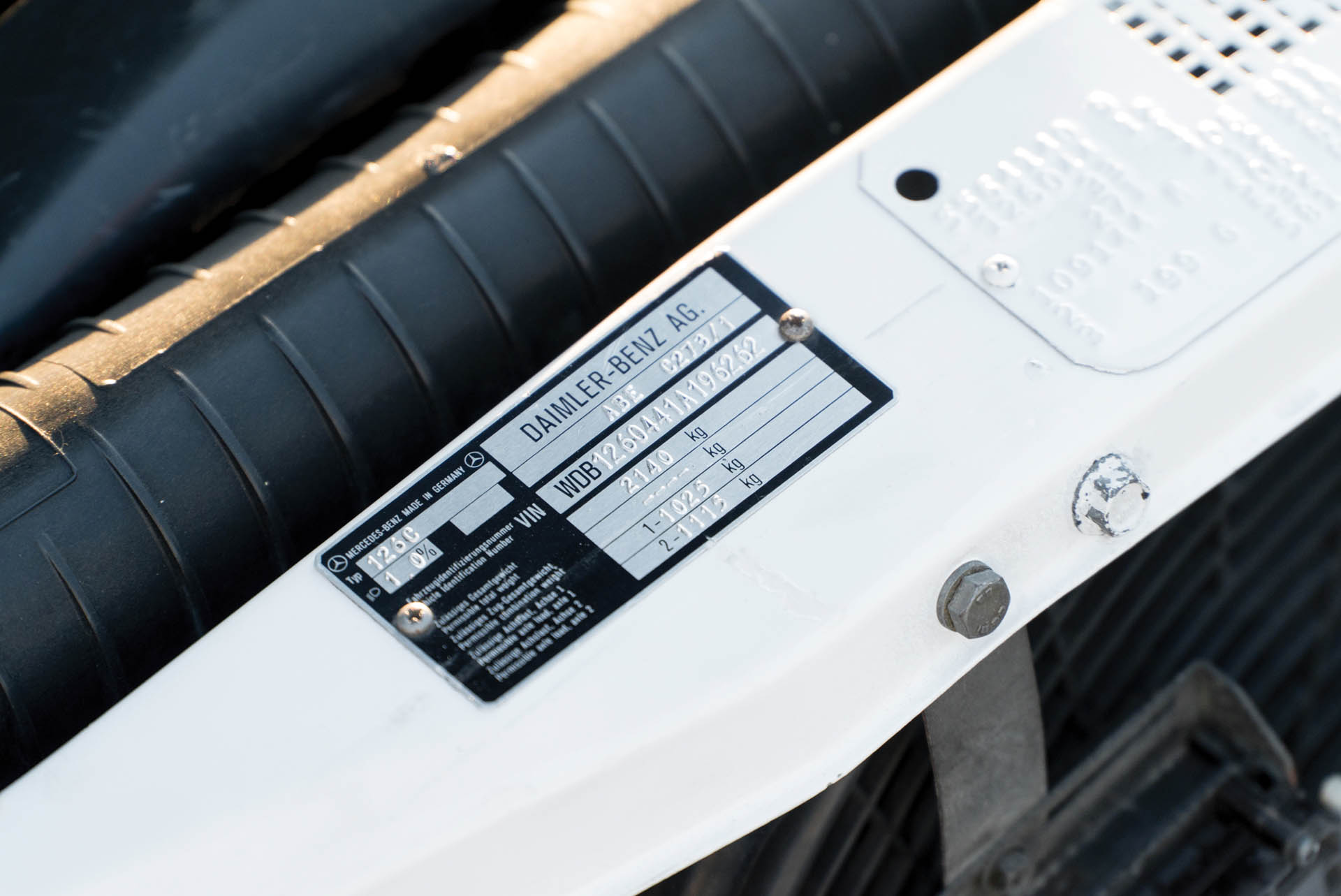 1986-Mercedes-Benz-560-SEC-6-0-AMG--Wide-Body-_21 Mercedes 560 SEC AMG Looks Suitably Eighties In Cocaine White