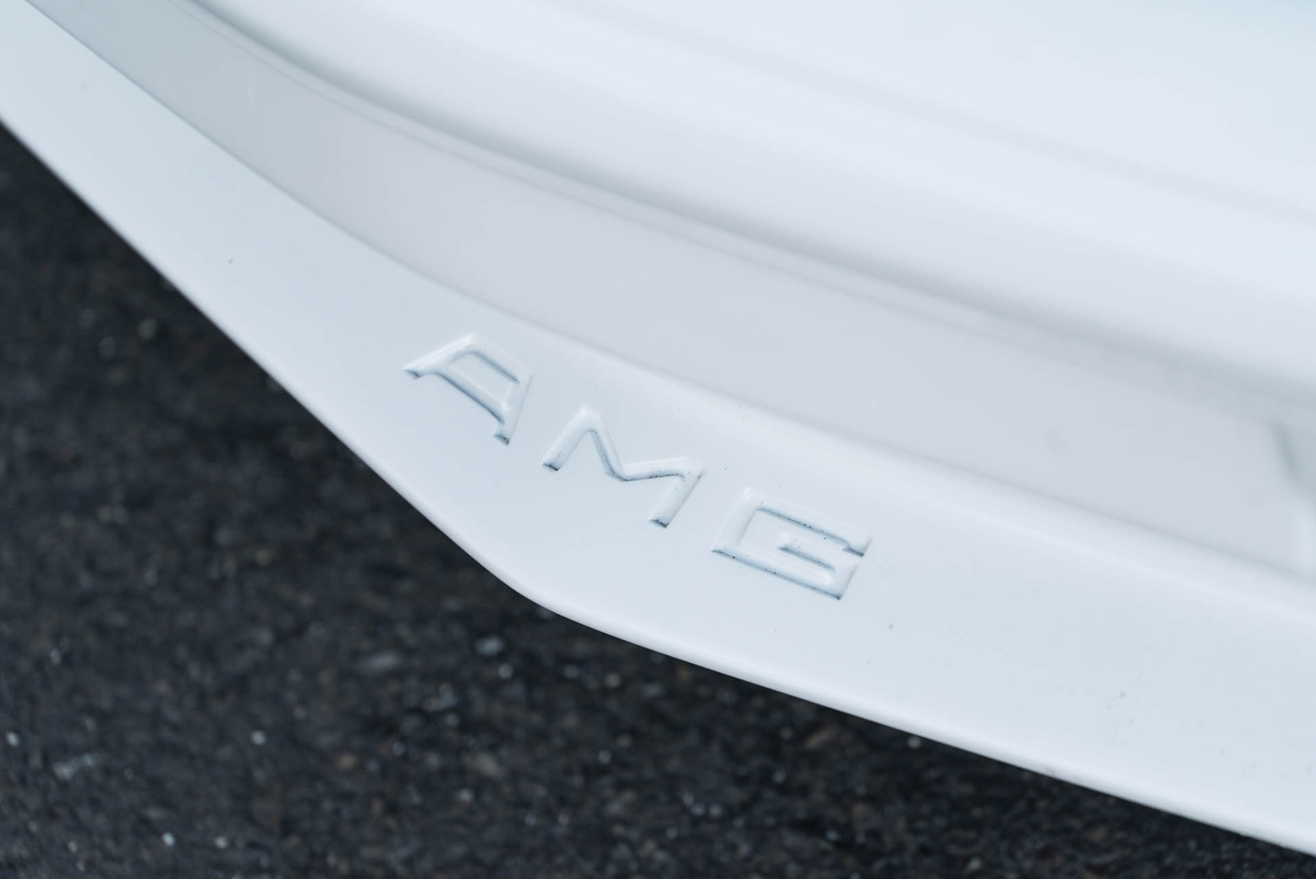 1986-Mercedes-Benz-560-SEC-6-0-AMG--Wide-Body-_6 Mercedes 560 SEC AMG Looks Suitably Eighties In Cocaine White