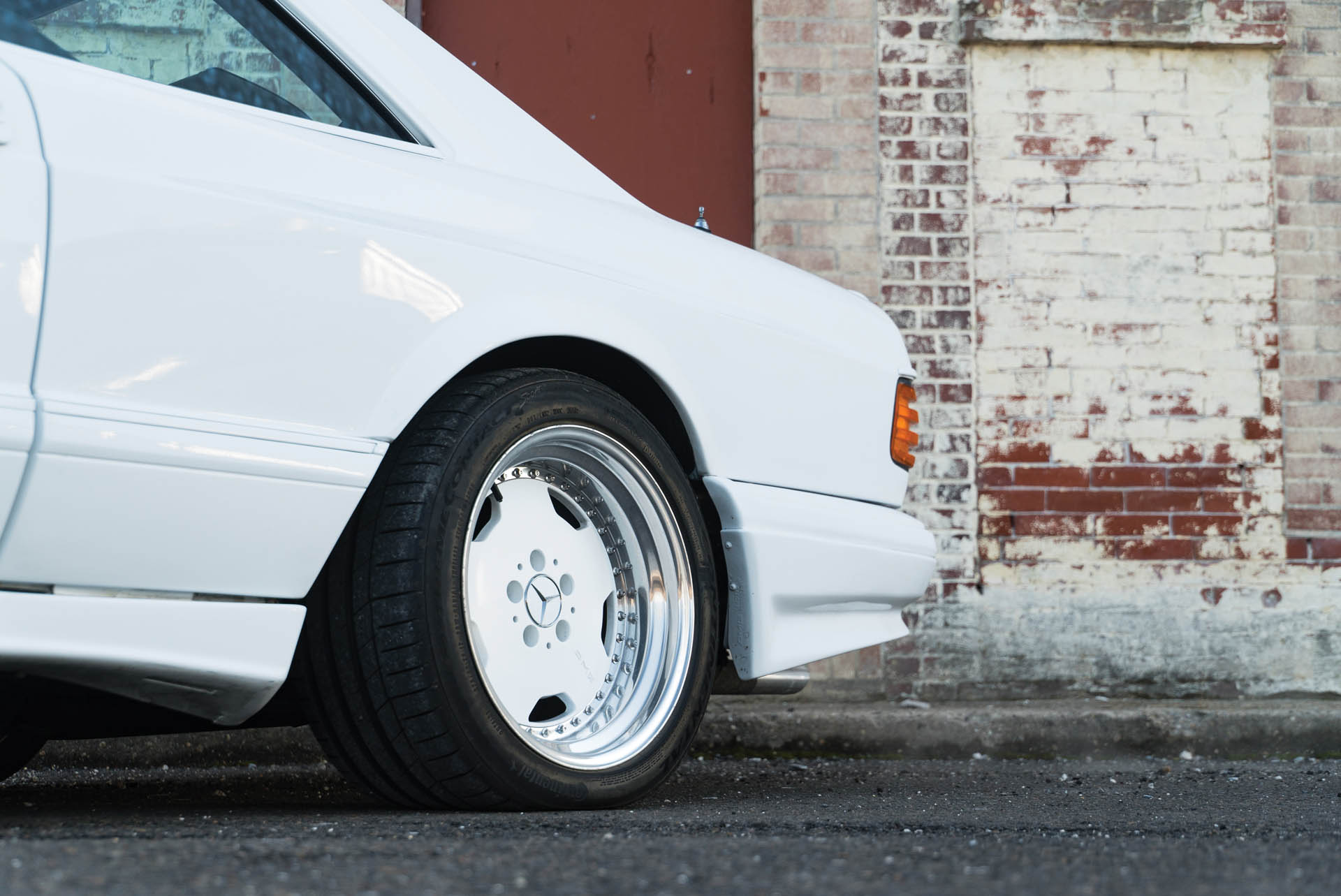 1986-Mercedes-Benz-560-SEC-6-0-AMG--Wide-Body-_7 Mercedes 560 SEC AMG Looks Suitably Eighties In Cocaine White