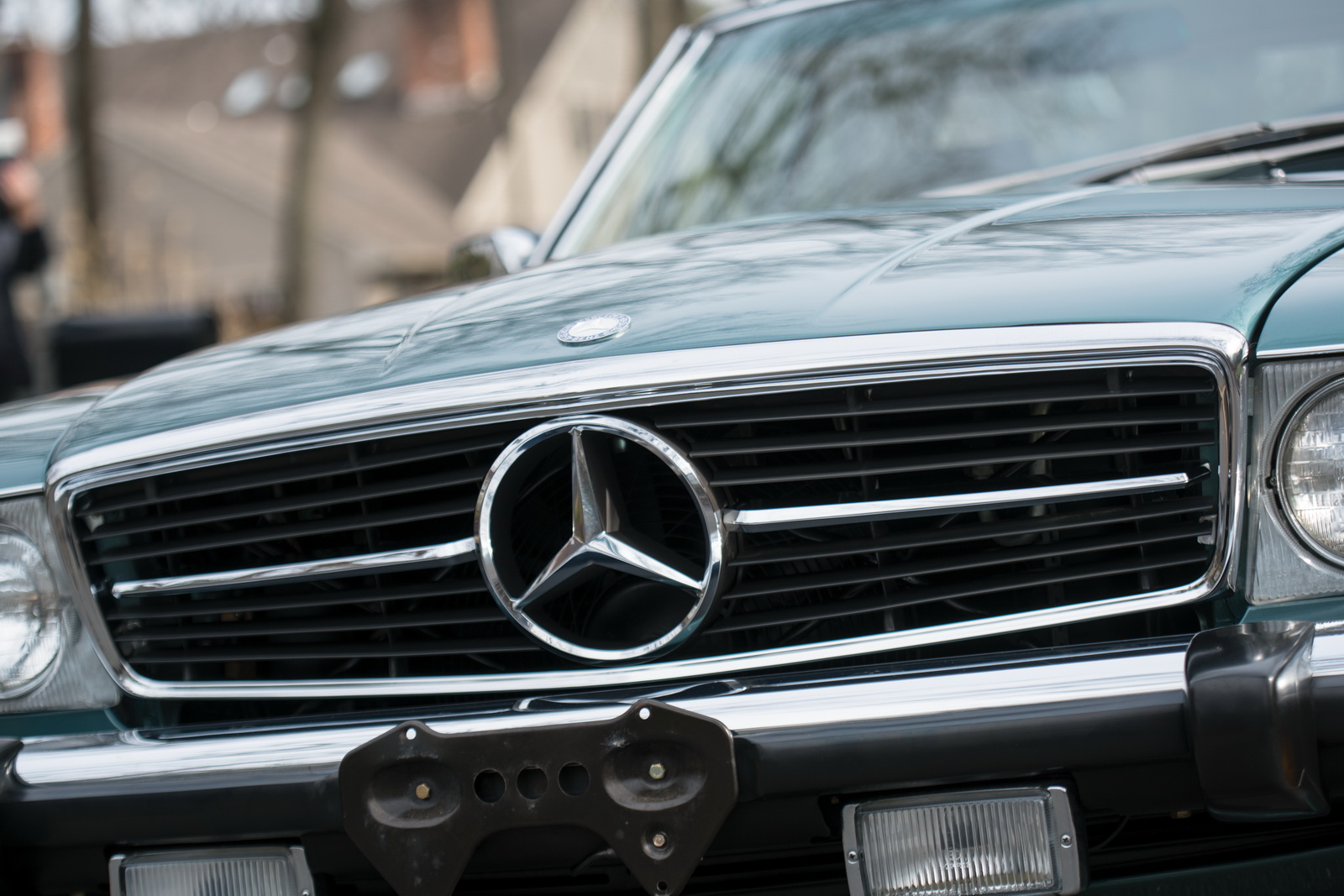 1988-mercedes-benz-sl-560-10 Barely-Driven 1988 Mercedes-Benz 560 SL Leaves Time Capsule For Auction