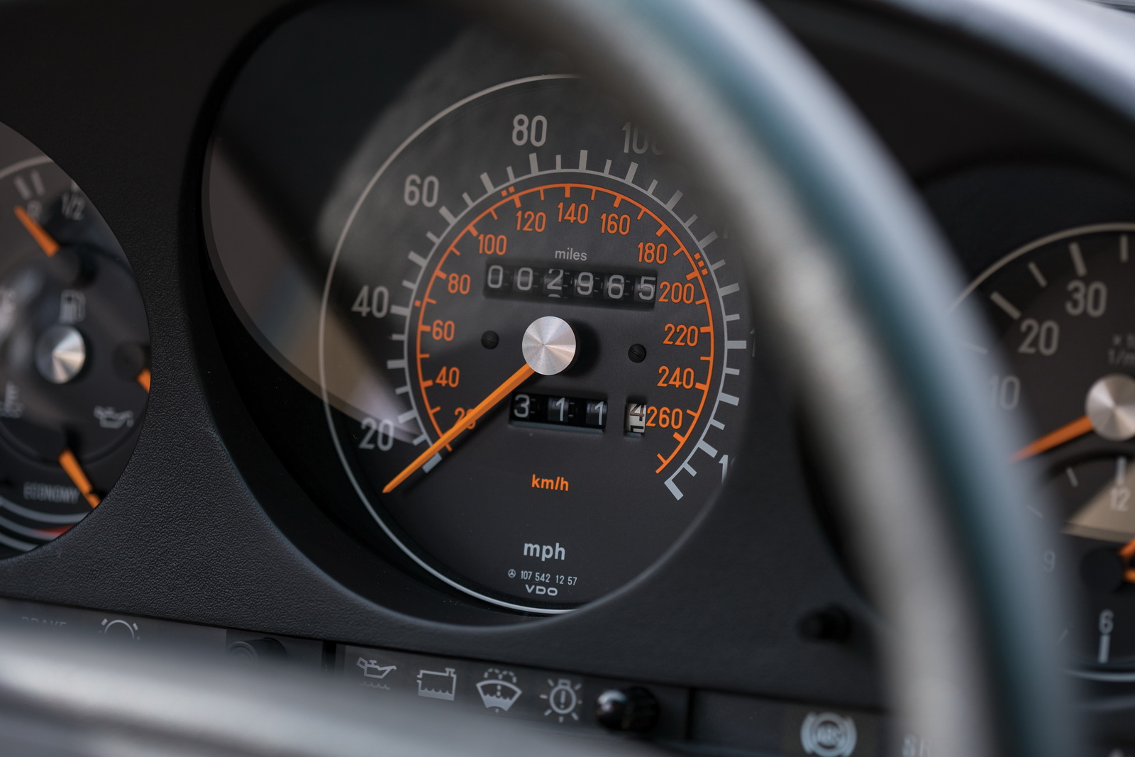 1988-mercedes-benz-sl-560-16 Barely-Driven 1988 Mercedes-Benz 560 SL Leaves Time Capsule For Auction