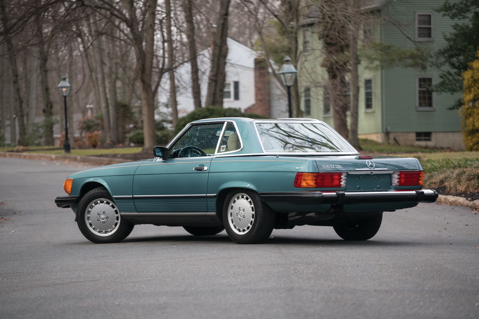 1988-mercedes-benz-sl-560-2 Barely-Driven 1988 Mercedes-Benz 560 SL Leaves Time Capsule For Auction