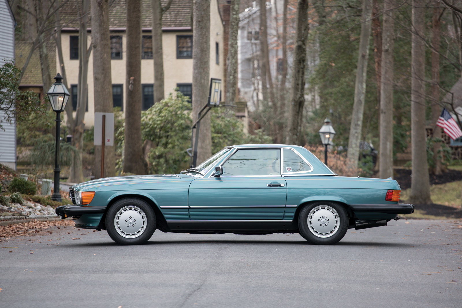 1988-mercedes-benz-sl-560-3 Barely-Driven 1988 Mercedes-Benz 560 SL Leaves Time Capsule For Auction