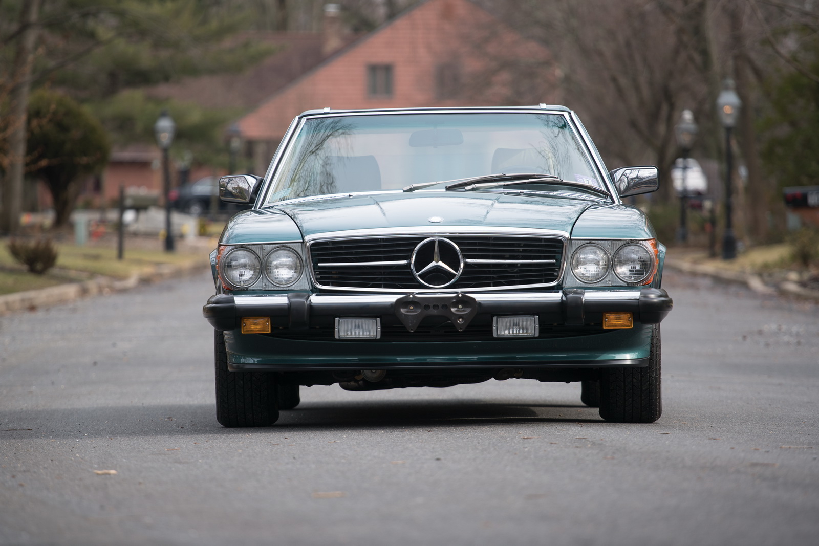 1988-mercedes-benz-sl-560-4 Barely-Driven 1988 Mercedes-Benz 560 SL Leaves Time Capsule For Auction