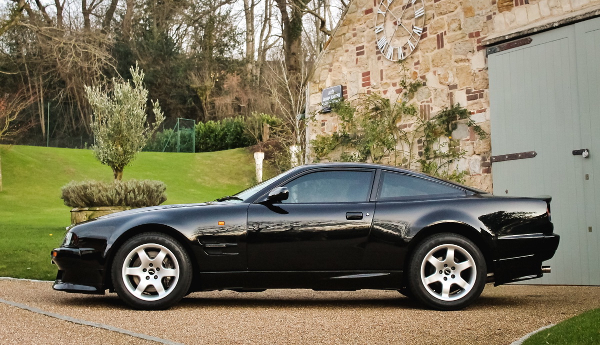 1997-aston-martin-v8-vantage-elton-john-6 Drive Away In Sir Elton John’s Classic Aston Martin Vantage