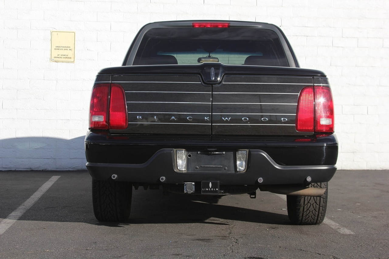 2002-lincoln-blackwood-05 Pick Up This Lincoln Truck And Get Your Blackwood On
