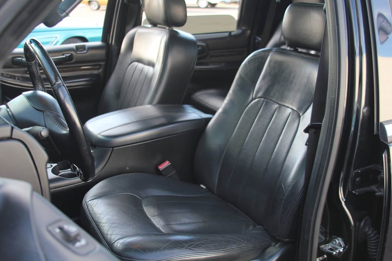 2002-lincoln-blackwood-08 Pick Up This Lincoln Truck And Get Your Blackwood On