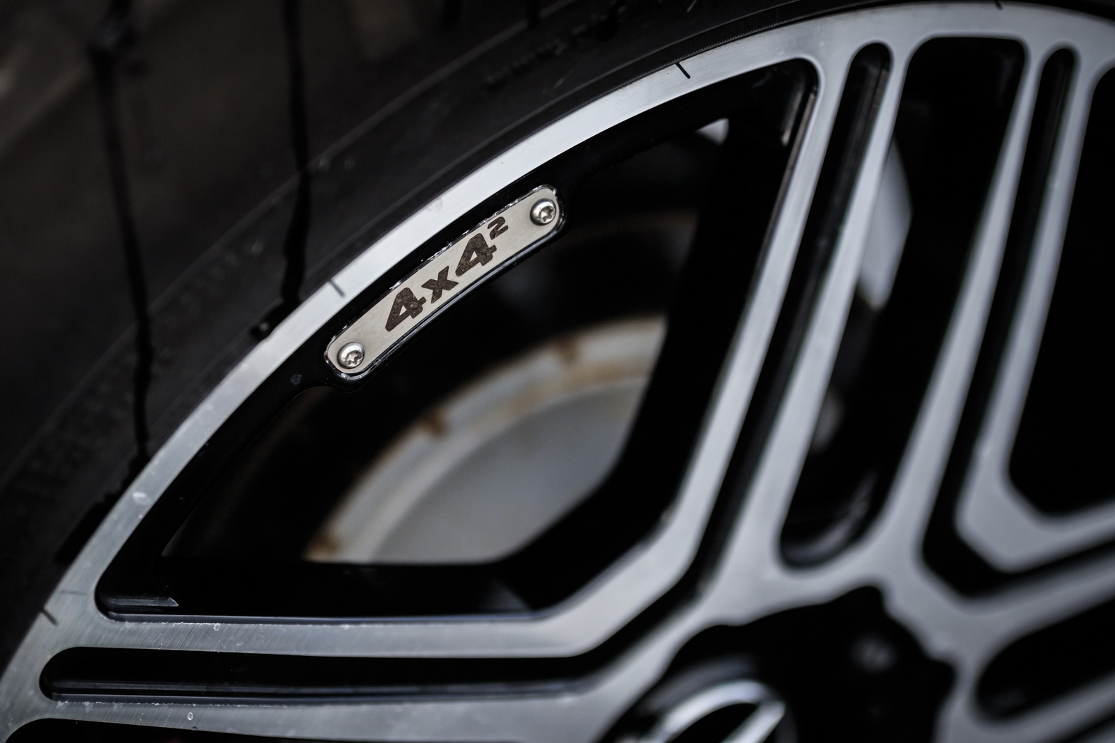 2016-mercedes-benz-g500-4x42-17 Forget About The New G-Class; The Mercedes G500 4×4² Is The One You Want