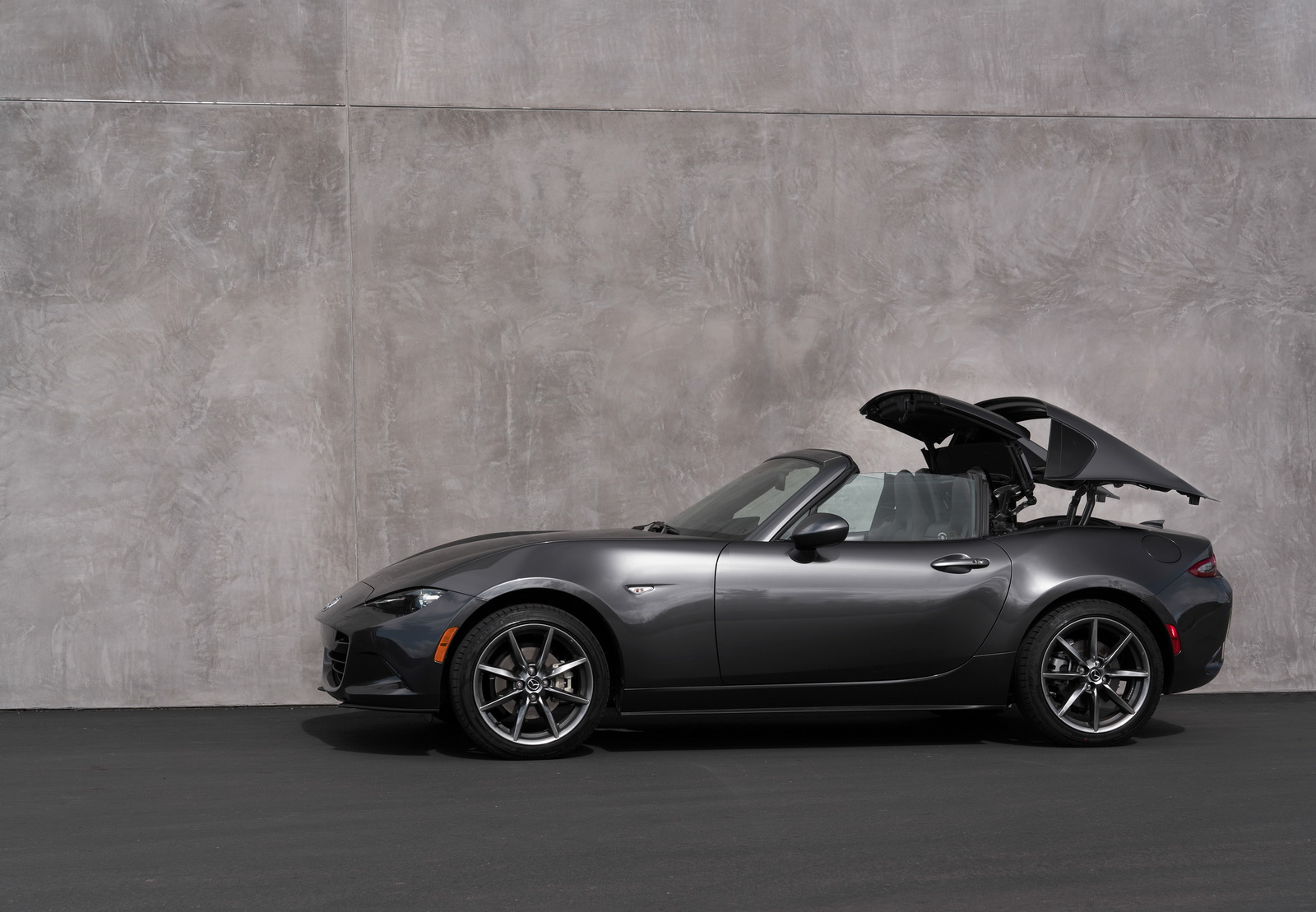 2017-mazda-mx-5-rf-2 2018 Mazda MX-5 RF Arrives With Modest Updates And $25,295 Starting Price