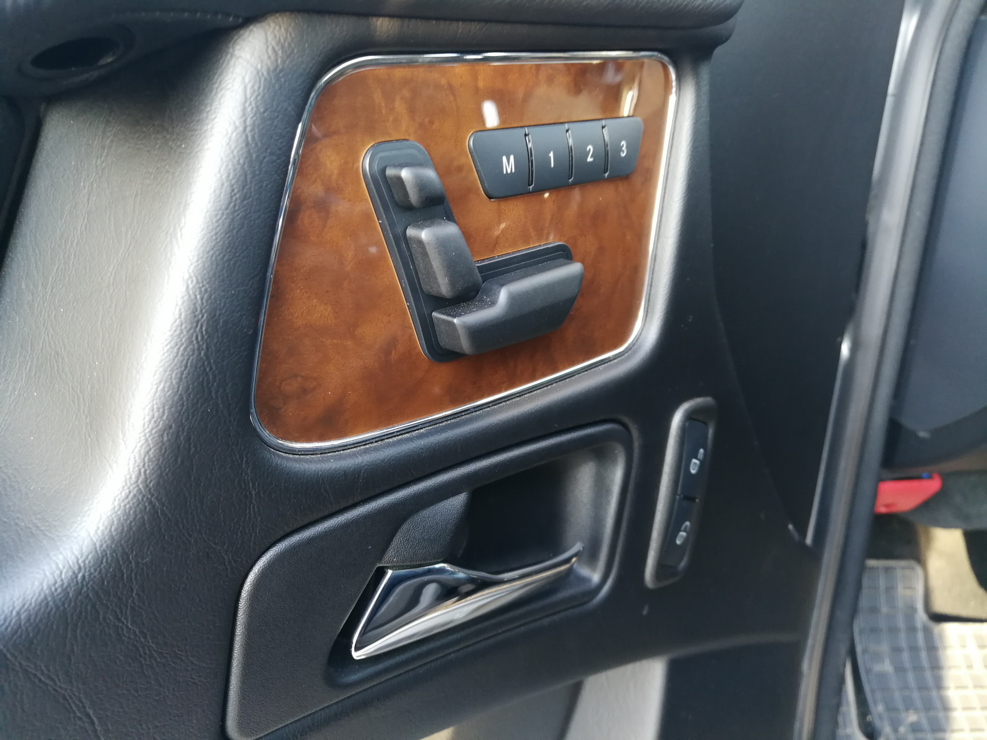 2017-mercedes-g350d-own-review-36 2017 Mercedes-Benz G-Class: Five Final Impressions