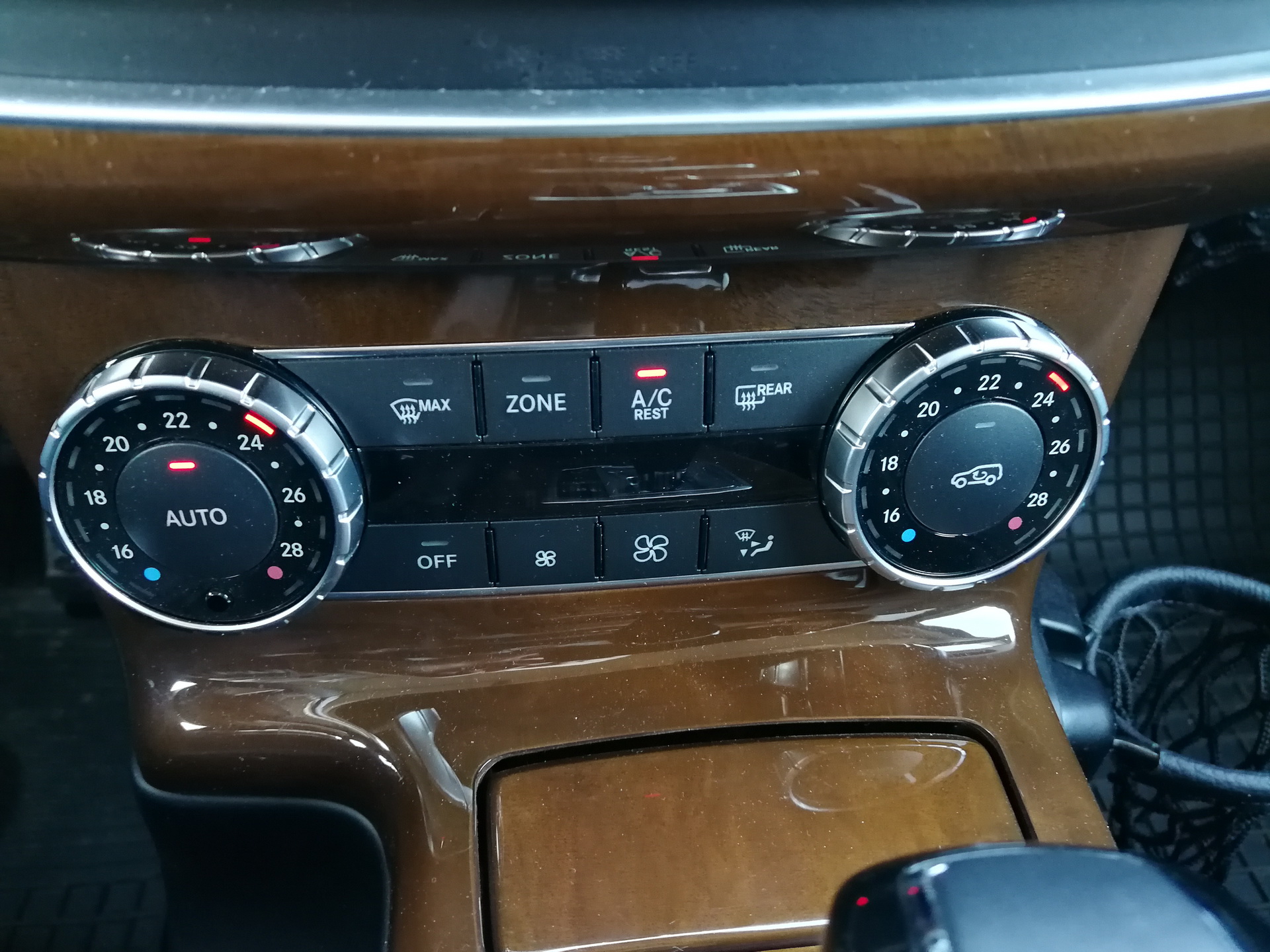 2017-mercedes-g350d-own-review-41 2017 Mercedes-Benz G-Class: Five Final Impressions